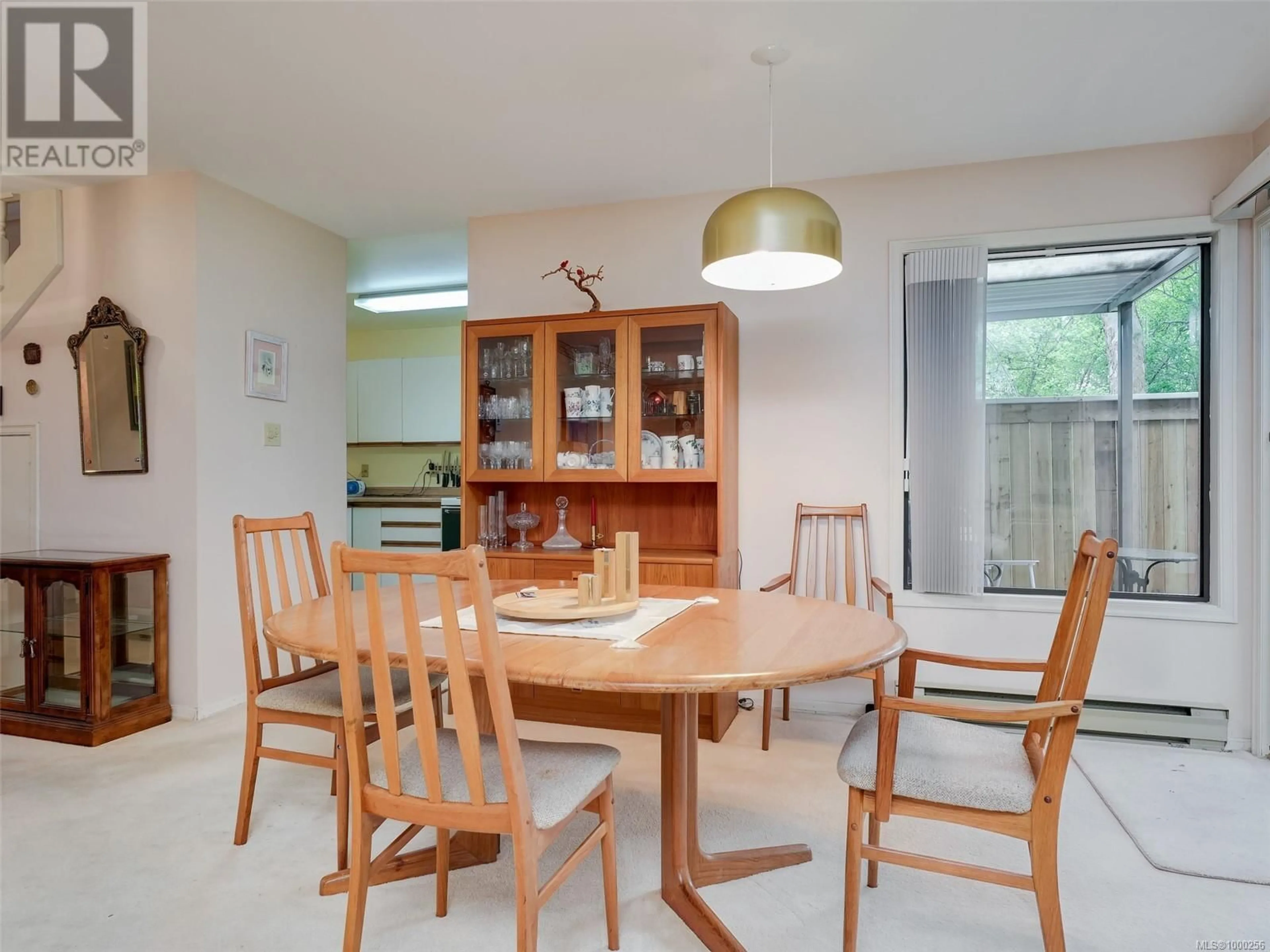 Dining room, wood/laminate floor for 7 - 1309 MCKENZIE AVENUE, Saanich British Columbia V8P2M1