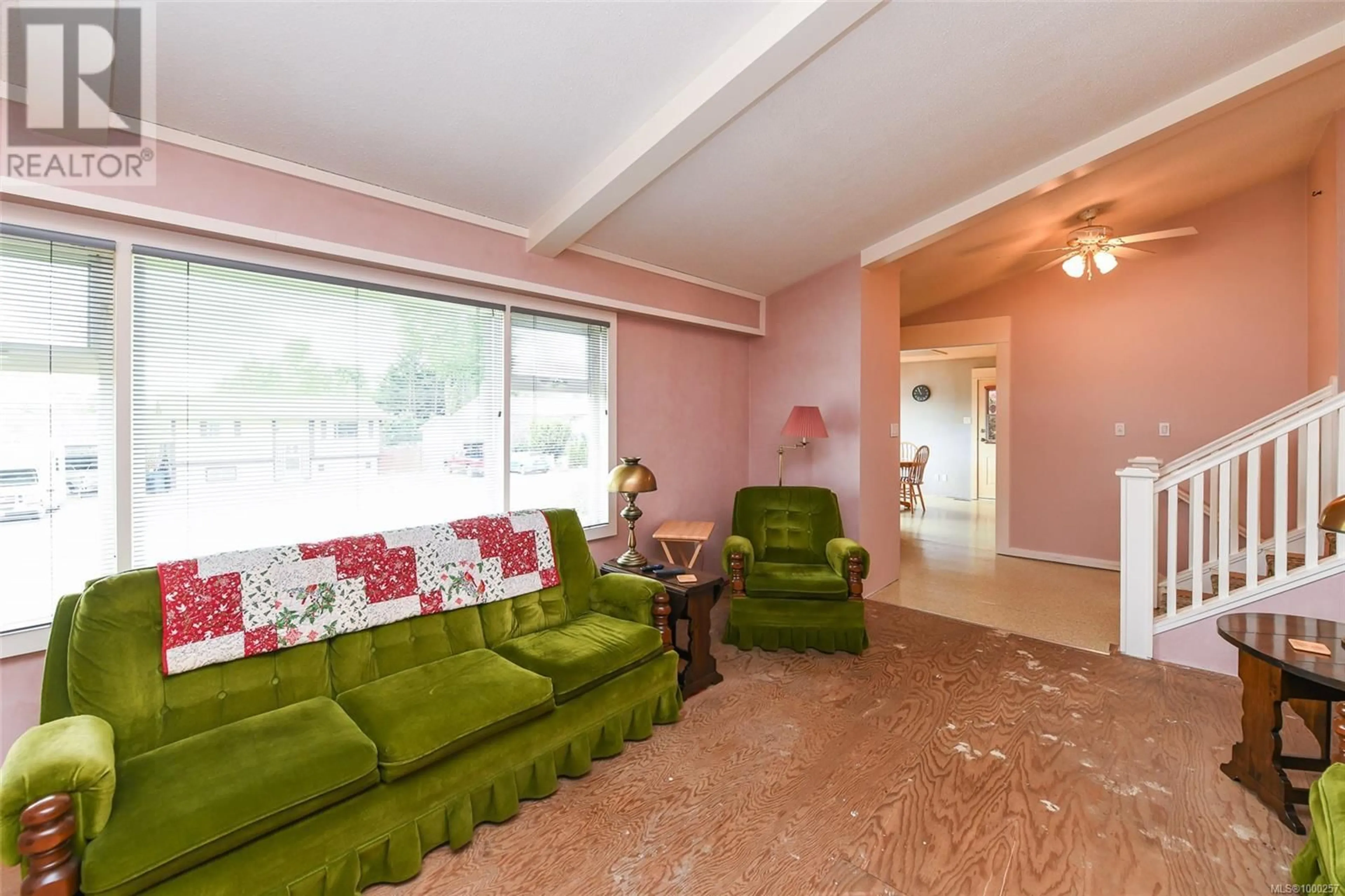 Living room with furniture, unknown for 1932 DOGWOOD DRIVE, Courtenay British Columbia V9N3B3