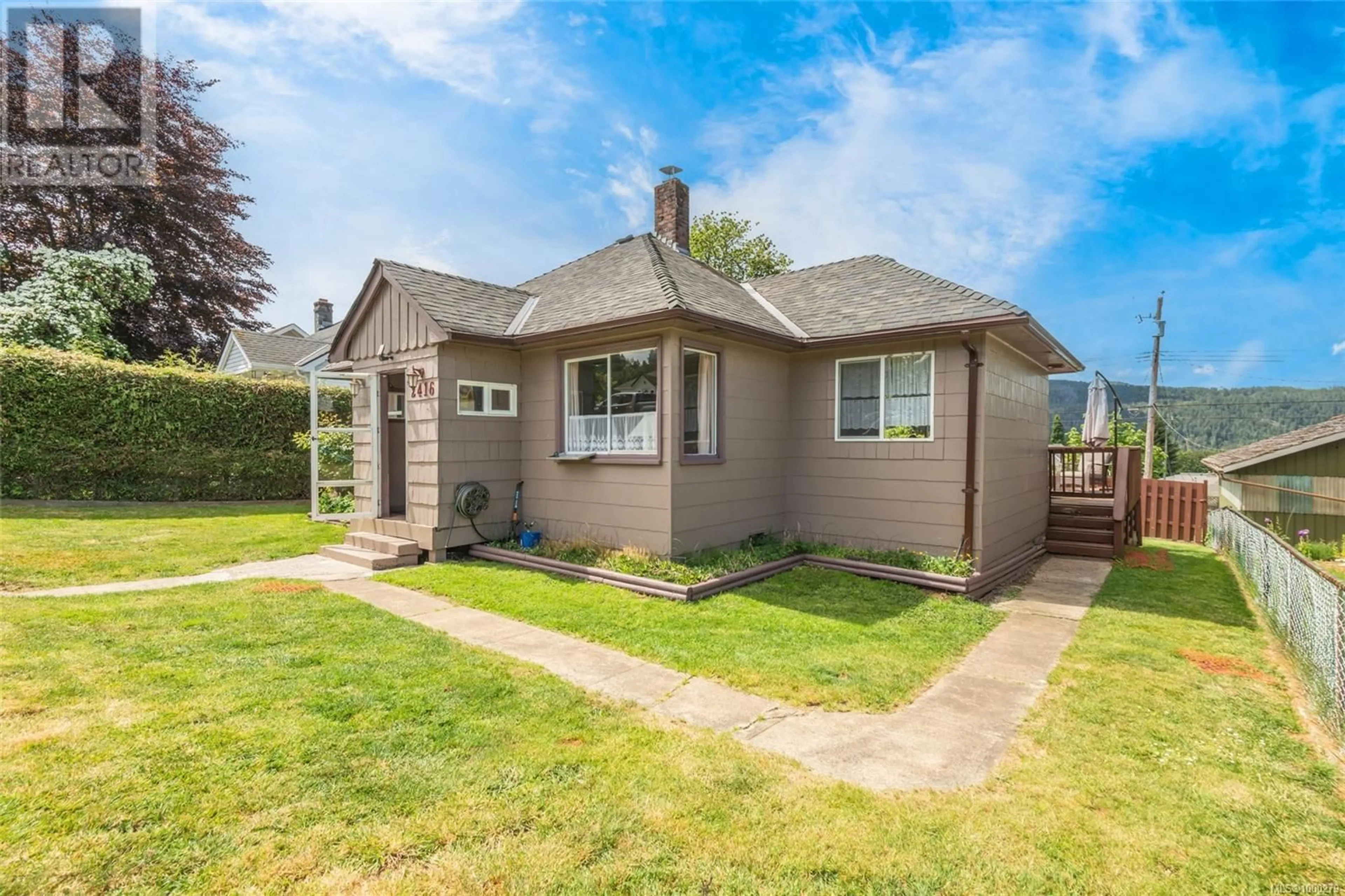 Home with vinyl exterior material, street for 2416 9TH AVENUE, Port Alberni British Columbia V9Y2N3