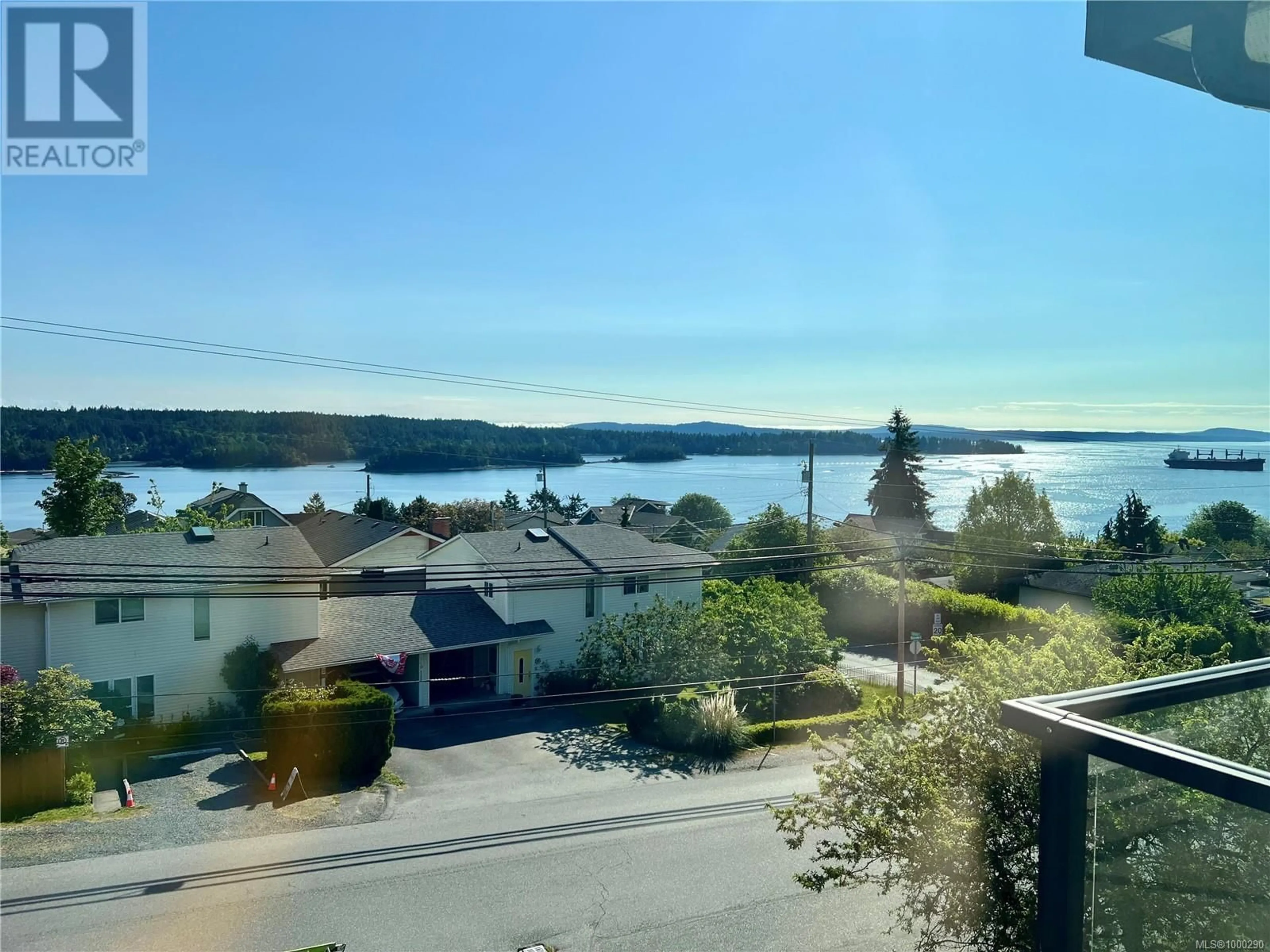 A pic from outside/outdoor area/front of a property/back of a property/a pic from drone, water/lake/river/ocean view for 407 - 218 BAYVIEW AVENUE, Ladysmith British Columbia V9G1S9