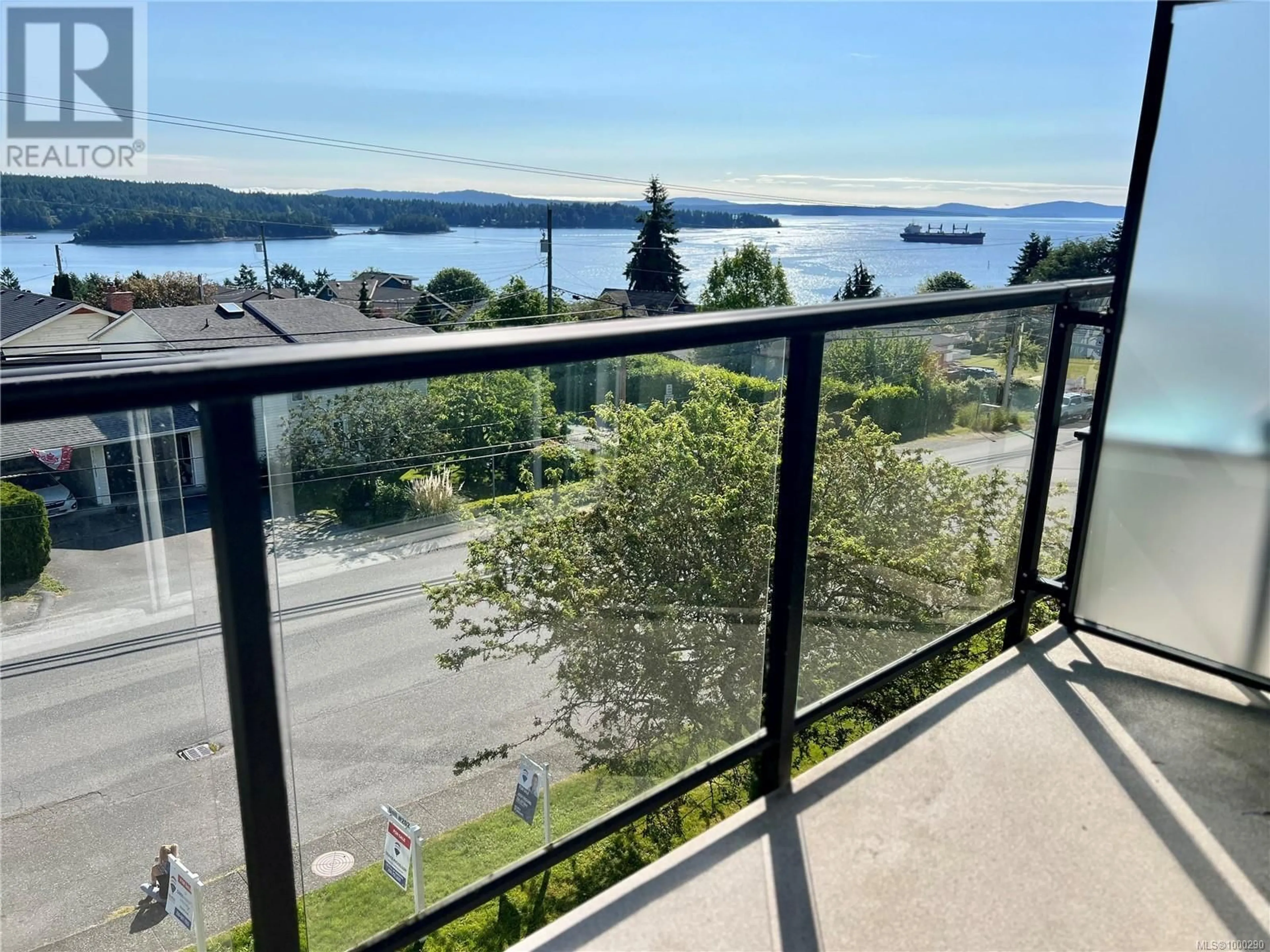 Balcony in the apartment, water/lake/river/ocean view for 407 - 218 BAYVIEW AVENUE, Ladysmith British Columbia V9G1S9