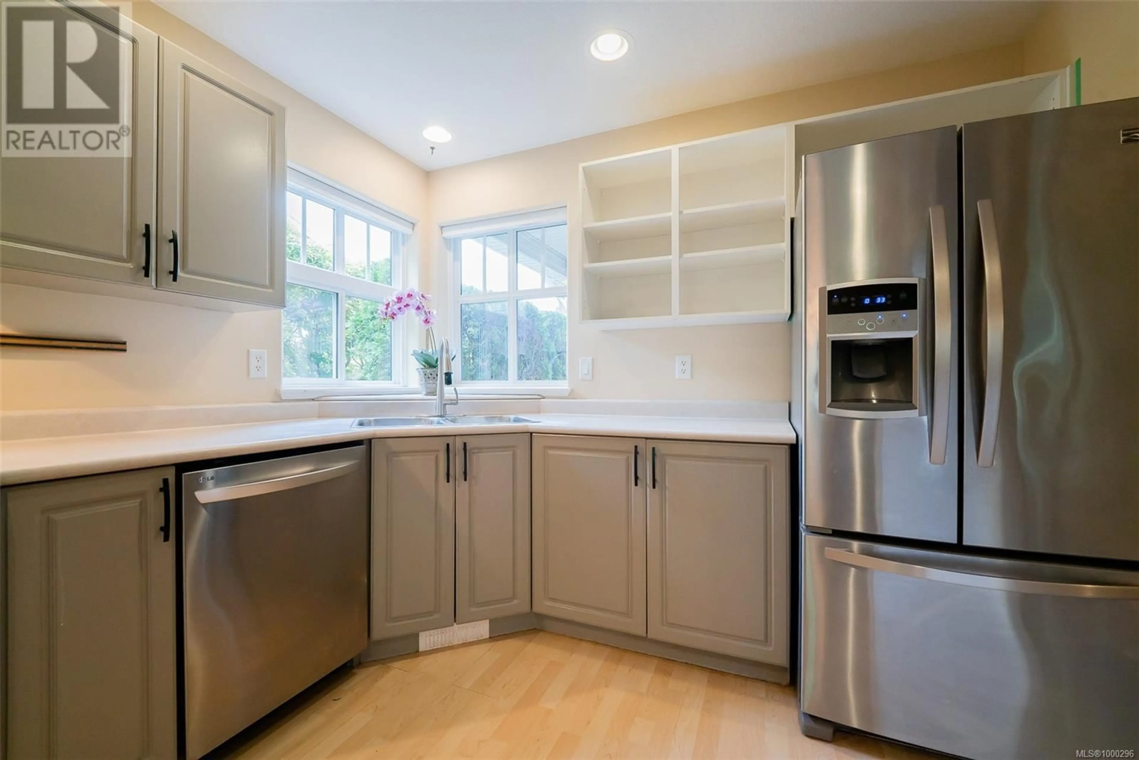 Contemporary kitchen, unknown for 6166 DELRAY PLACE, Nanaimo British Columbia V9V1V1