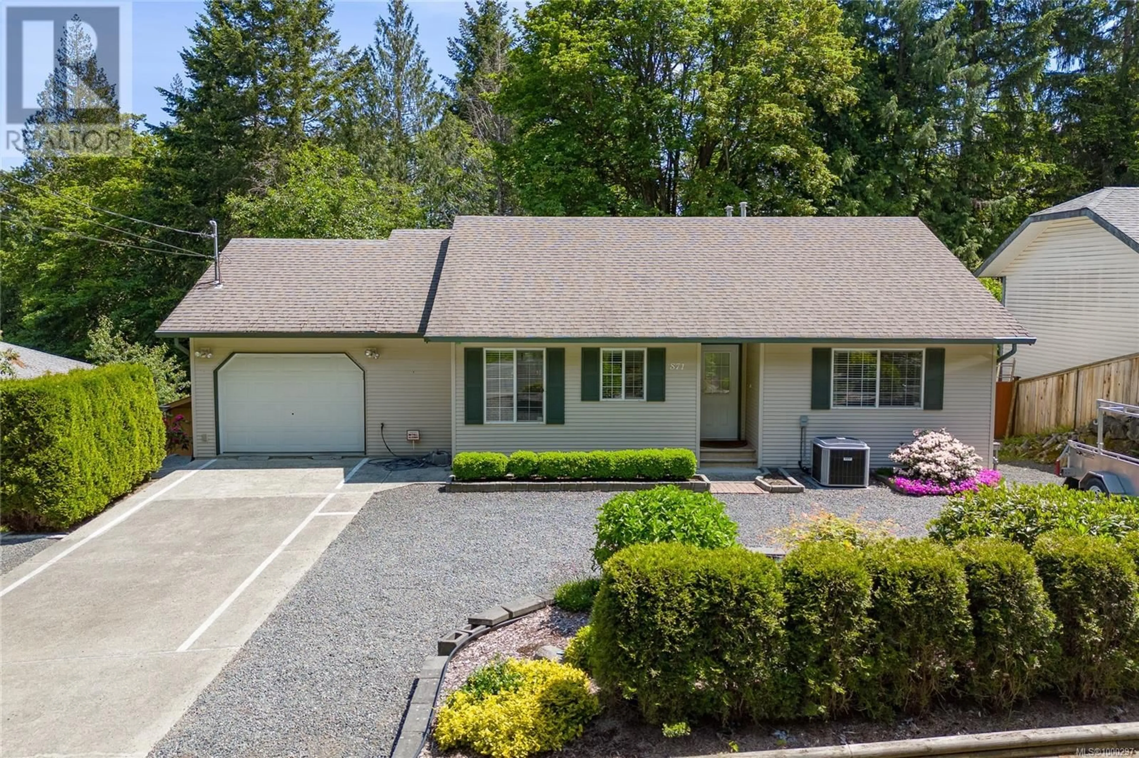 A pic from outside/outdoor area/front of a property/back of a property/a pic from drone, street for 871 HAREWOOD MINES ROAD, Nanaimo British Columbia V9R6P3