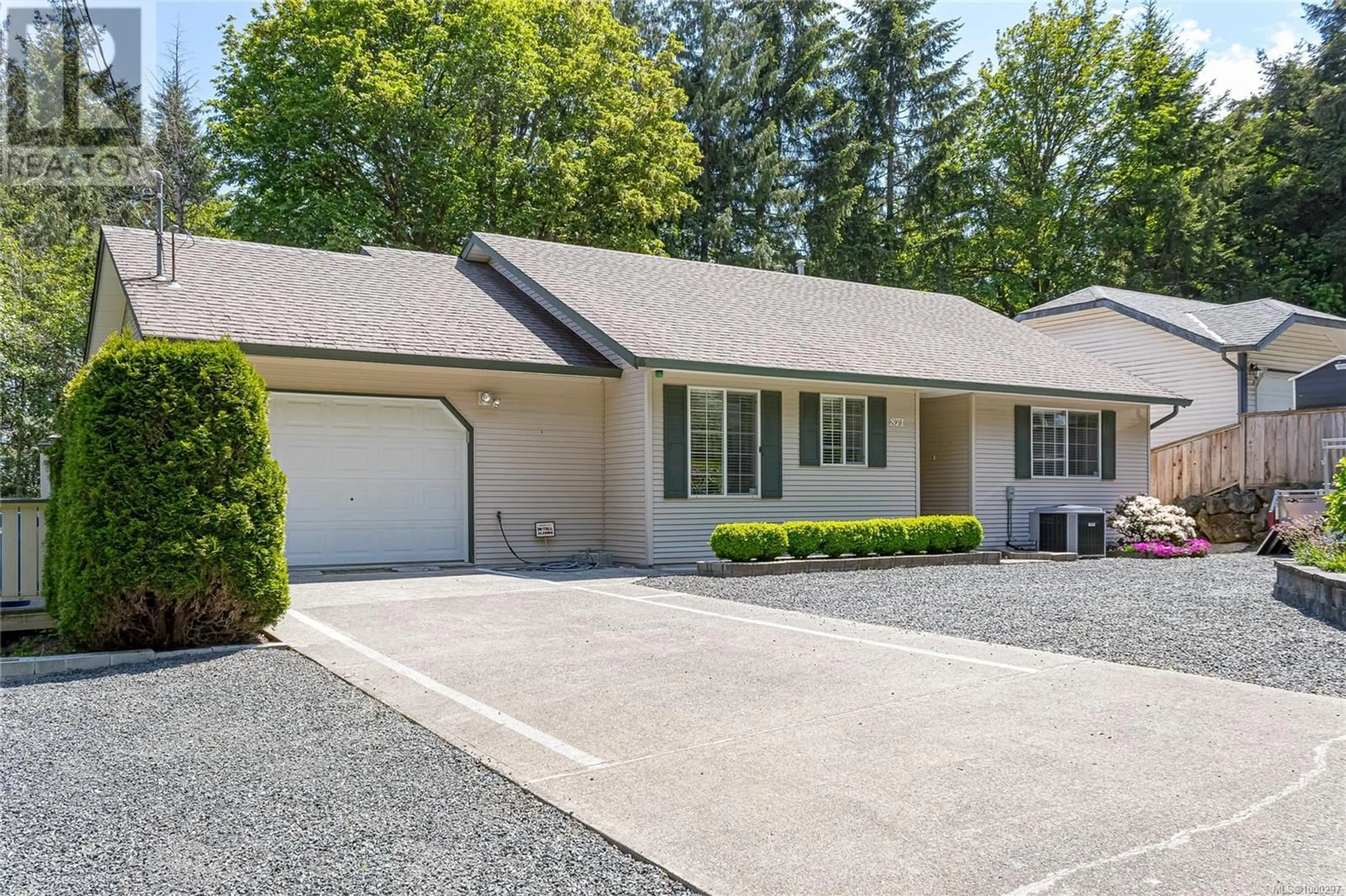 Home with vinyl exterior material, street for 871 HAREWOOD MINES ROAD, Nanaimo British Columbia V9R6P3