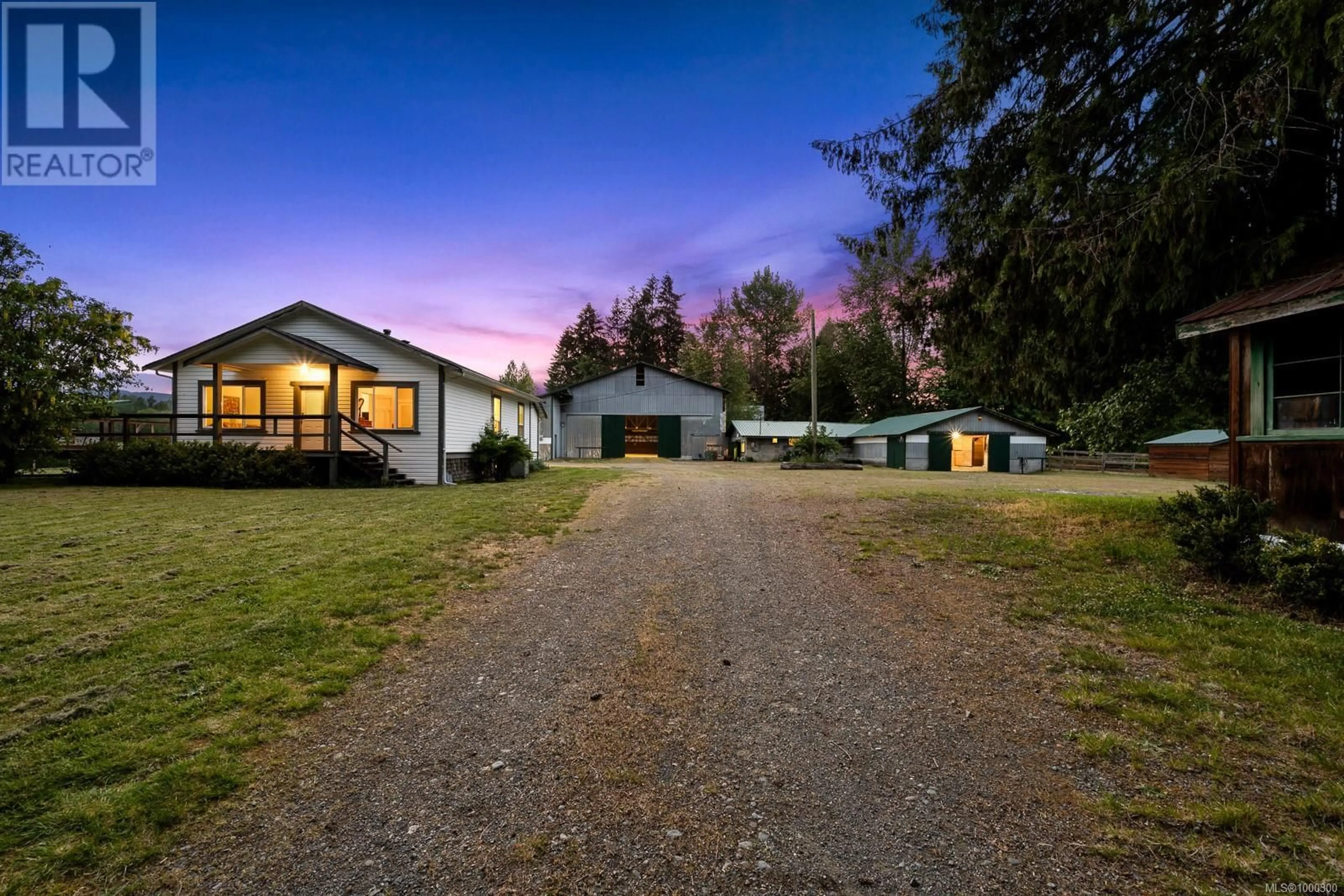 A pic from outside/outdoor area/front of a property/back of a property/a pic from drone, unknown for 3155 GRANT ROAD, Courtenay British Columbia V9N9P7