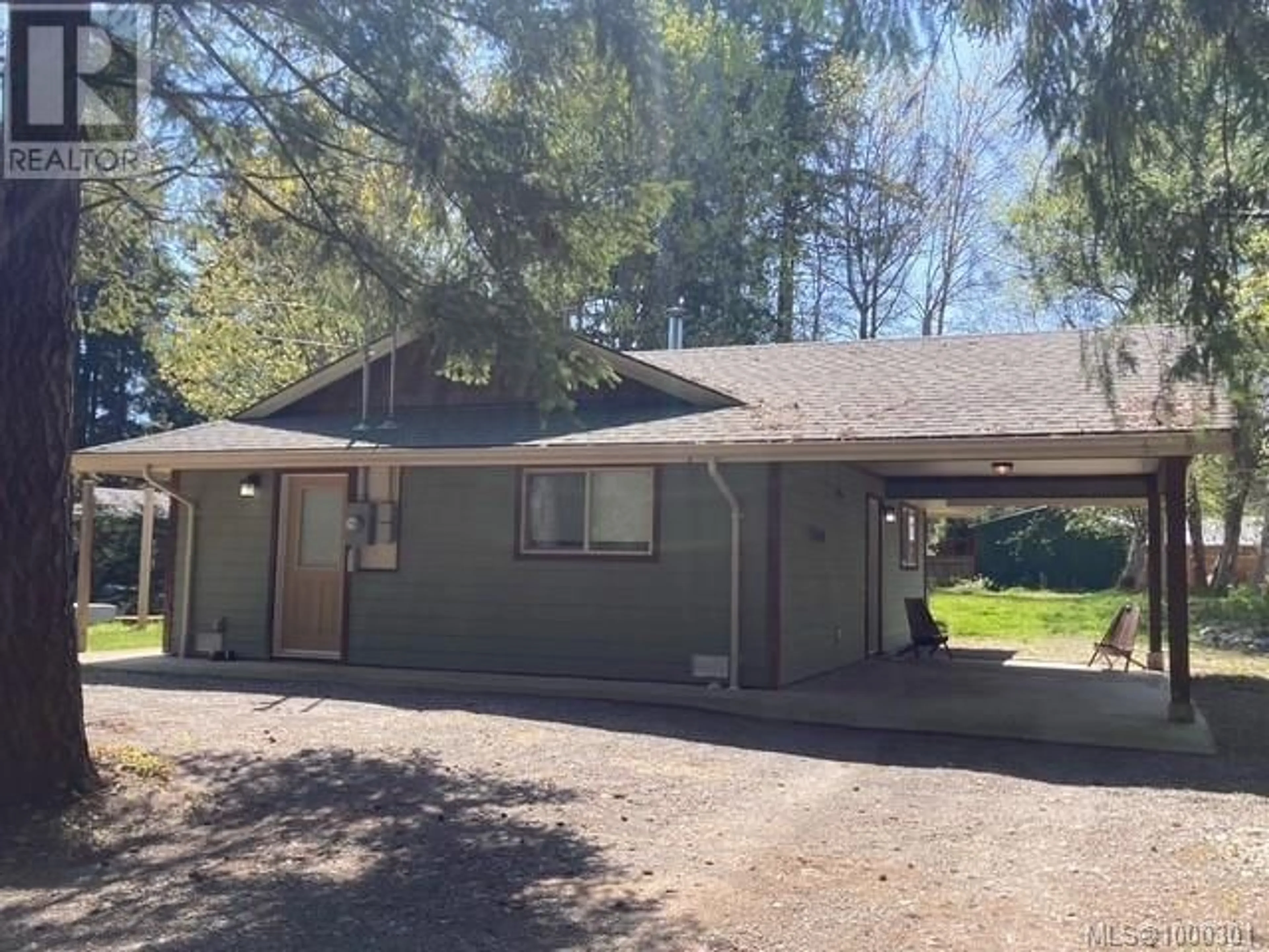 A pic from outside/outdoor area/front of a property/back of a property/a pic from drone, street for 2017 WILFRED ROAD, Merville British Columbia V9J1J8