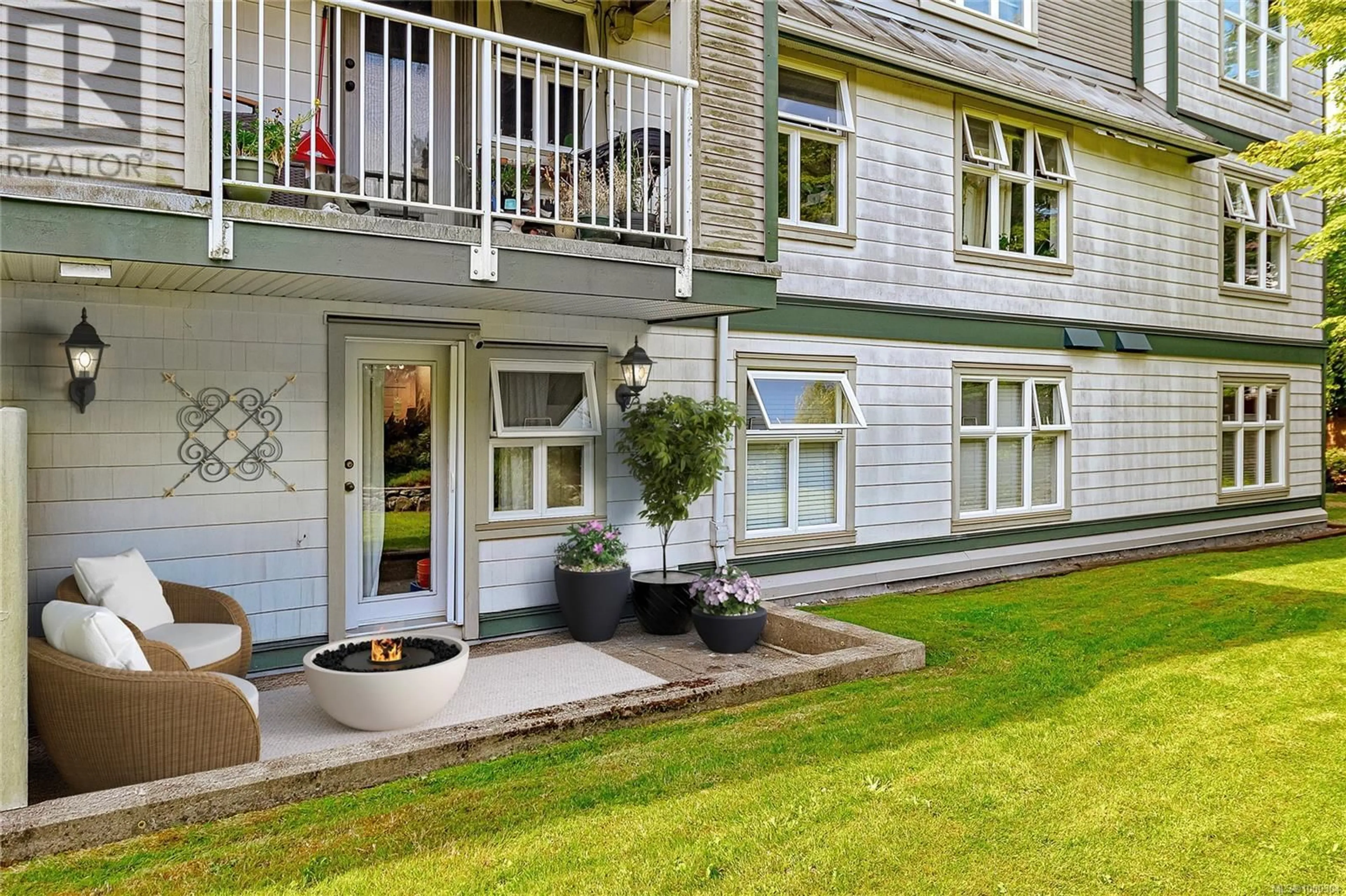 Patio, building for 105 - 3010 WASHINGTON AVENUE, Victoria British Columbia V9A1P6