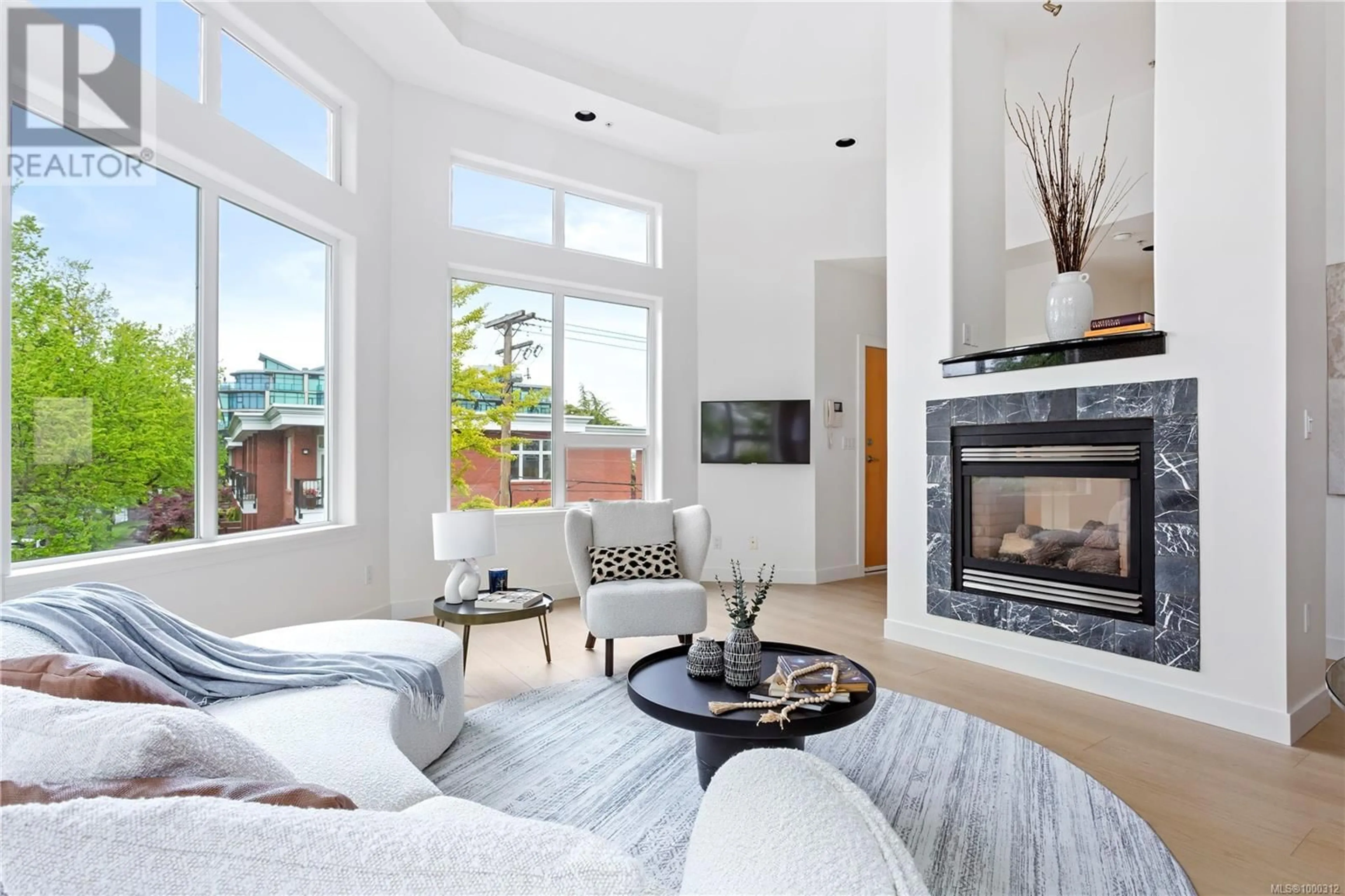 Living room with furniture, unknown for 15 - 60 DALLAS ROAD, Victoria British Columbia V8V1A2