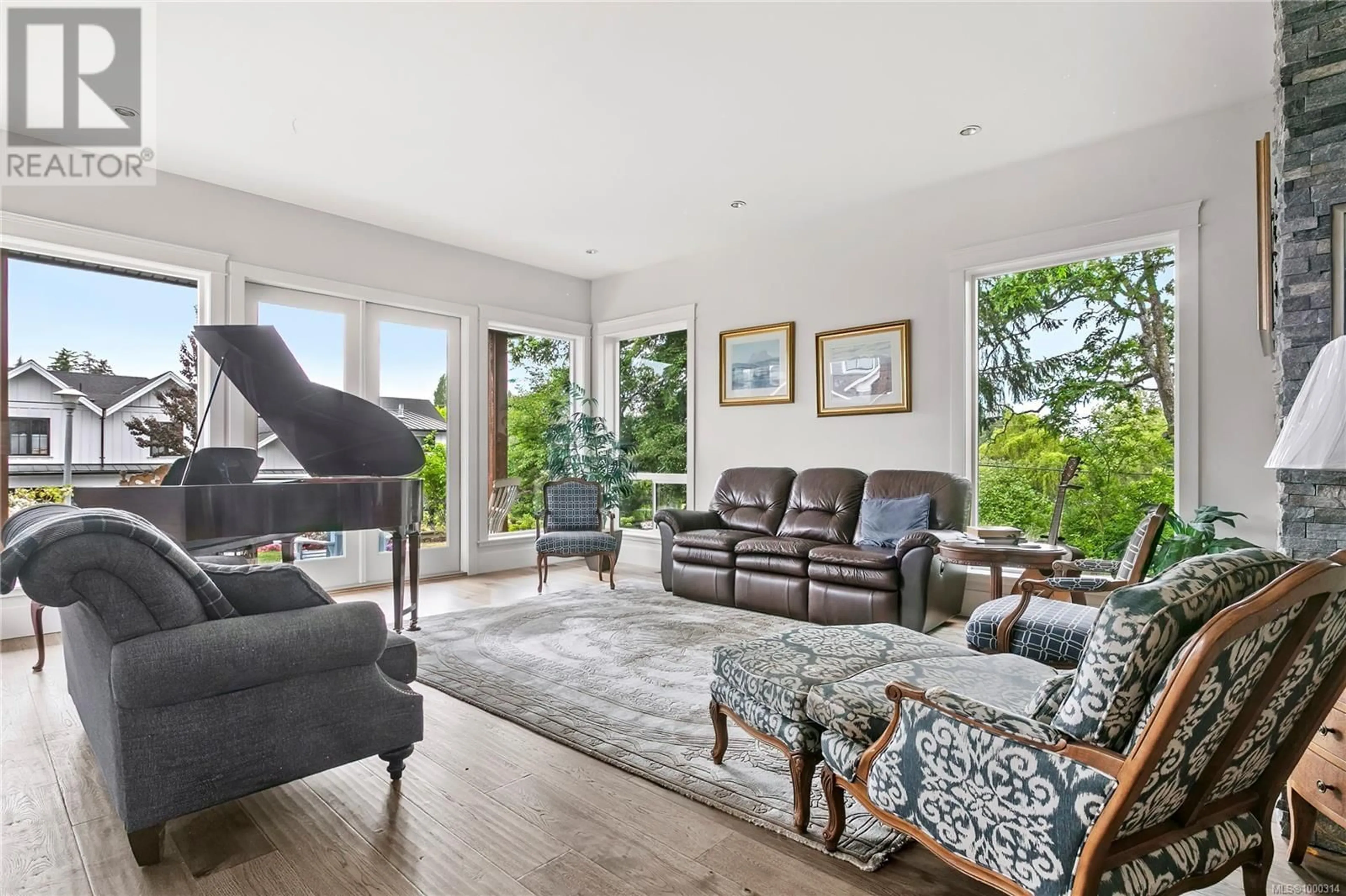 Living room with furniture, unknown for 1430 PAYTON PLACE, Saanich British Columbia V8X2B8