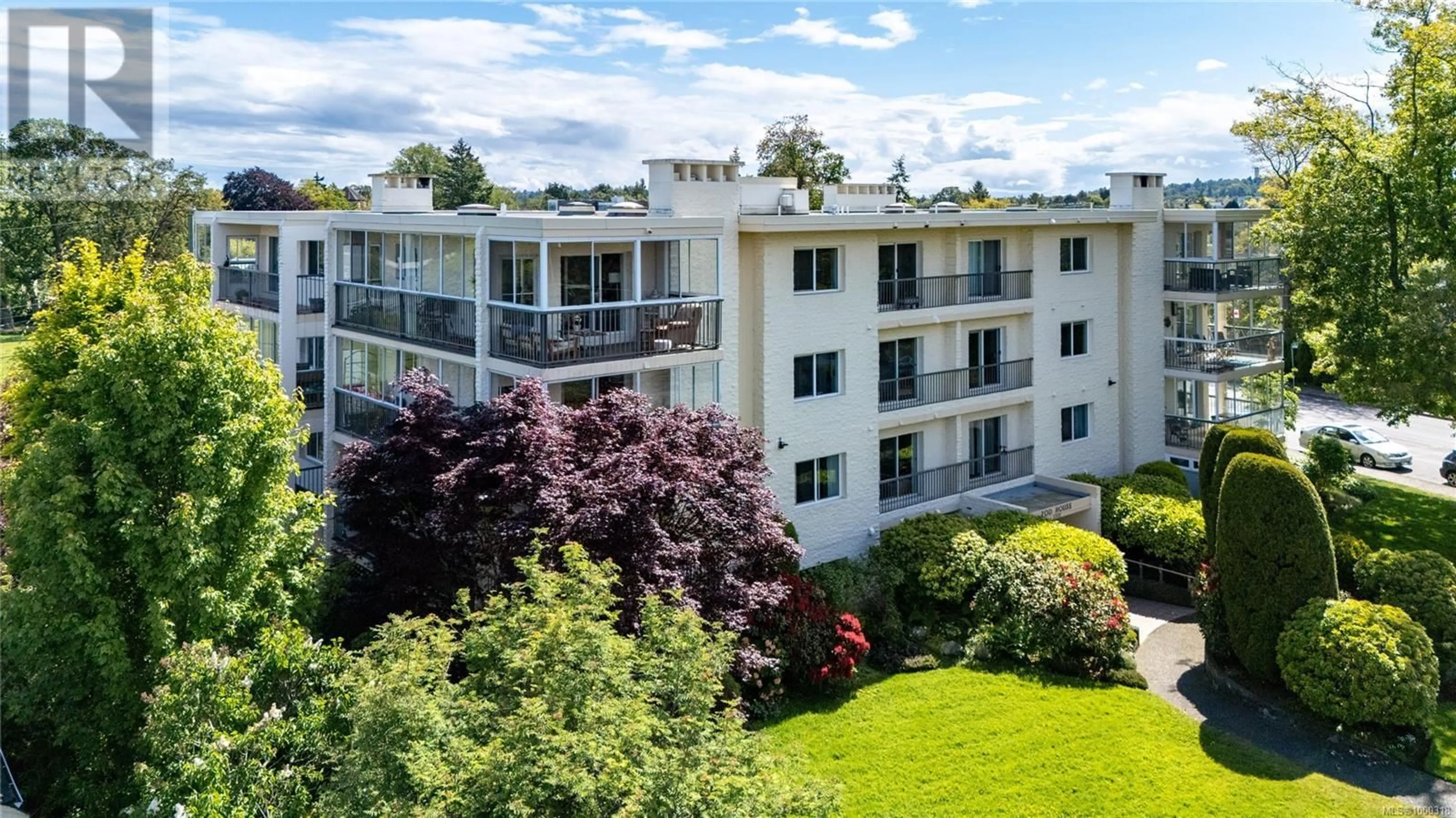 A pic from outside/outdoor area/front of a property/back of a property/a pic from drone, building for 103 - 2323 HAMIOTA STREET, Oak Bay British Columbia V8R2N1