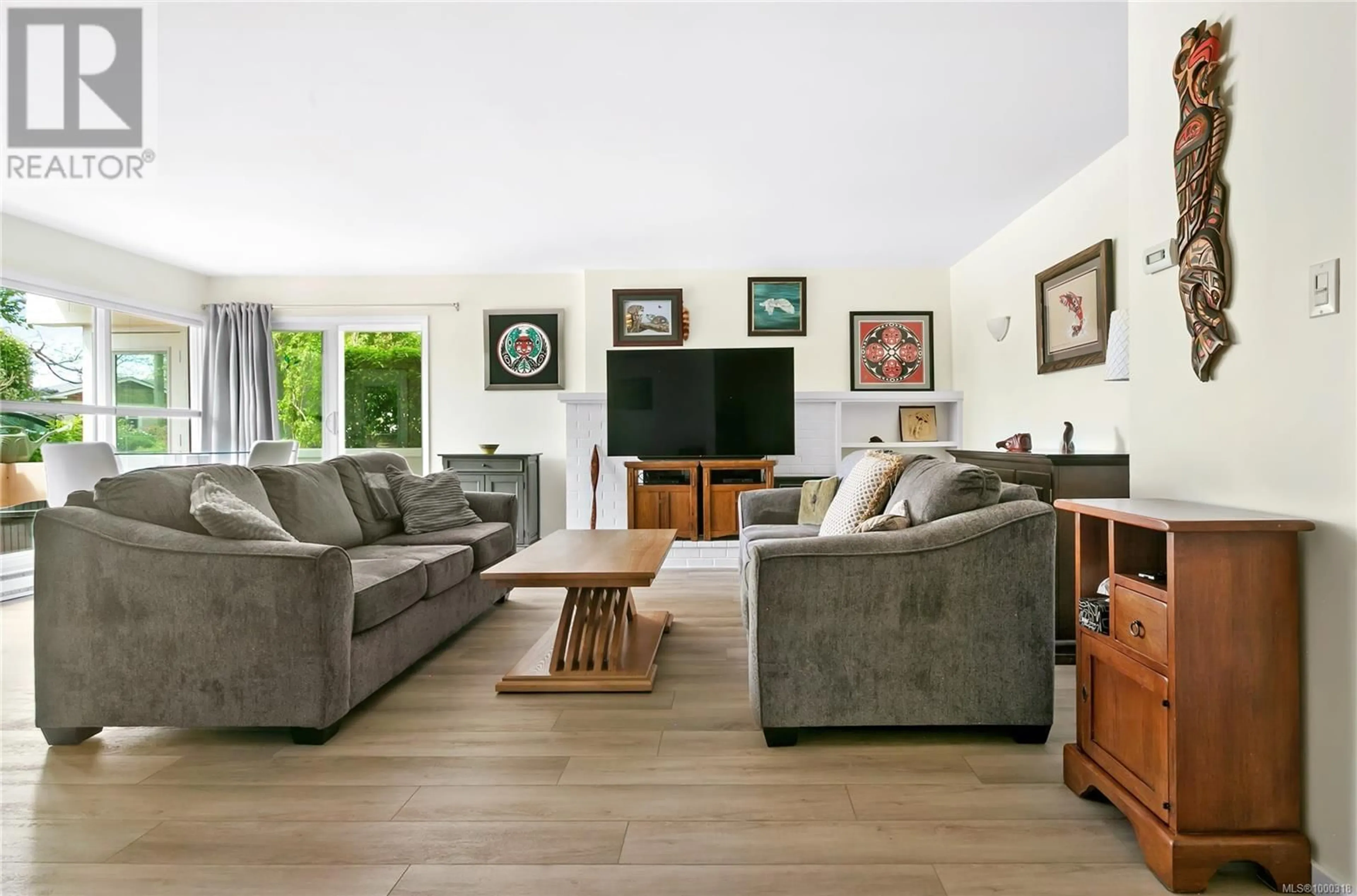 Living room with furniture, unknown for 103 - 2323 HAMIOTA STREET, Oak Bay British Columbia V8R2N1