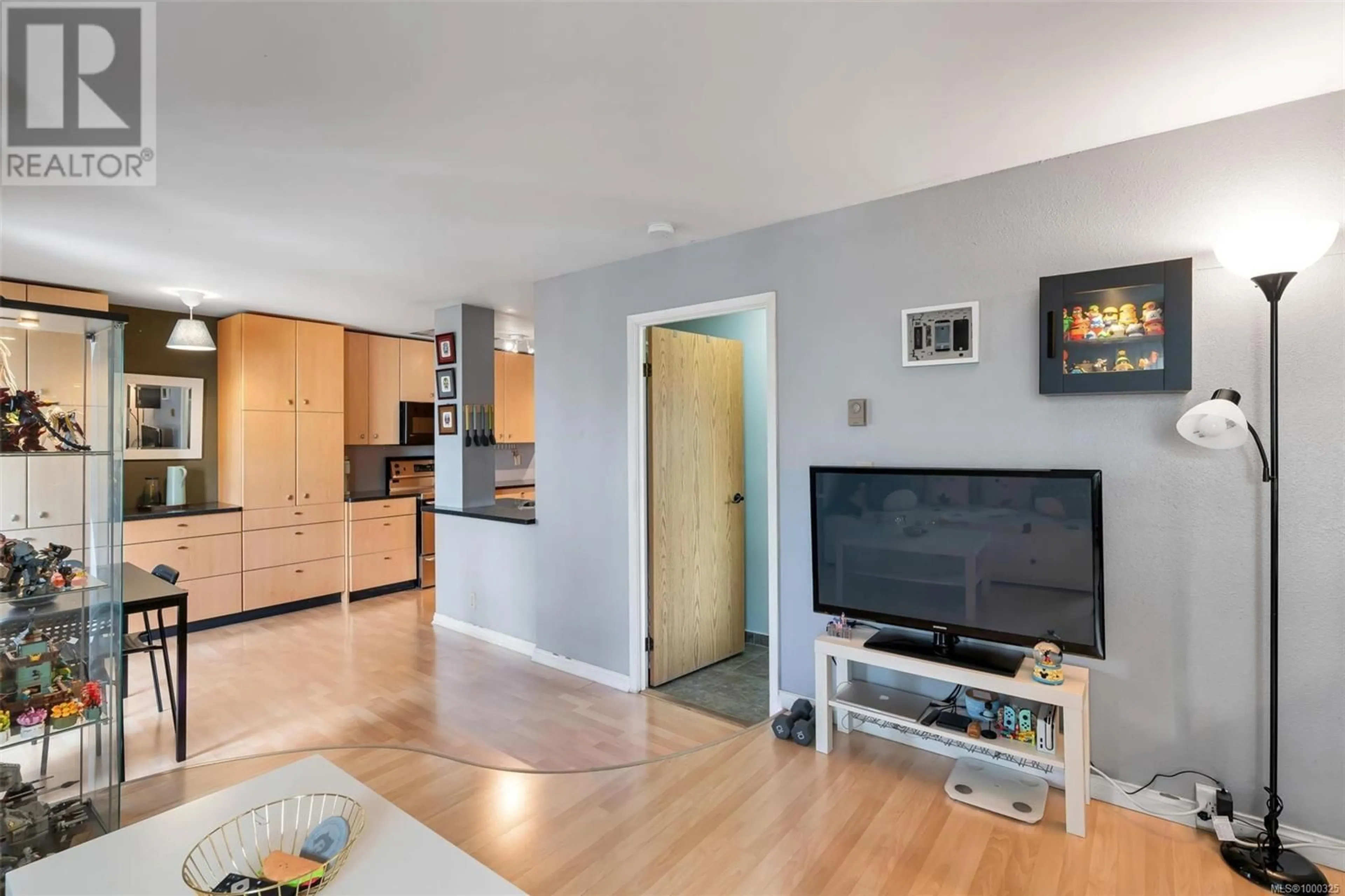 Unknown for 405 - 1630 QUADRA STREET, Victoria British Columbia V8W3J5