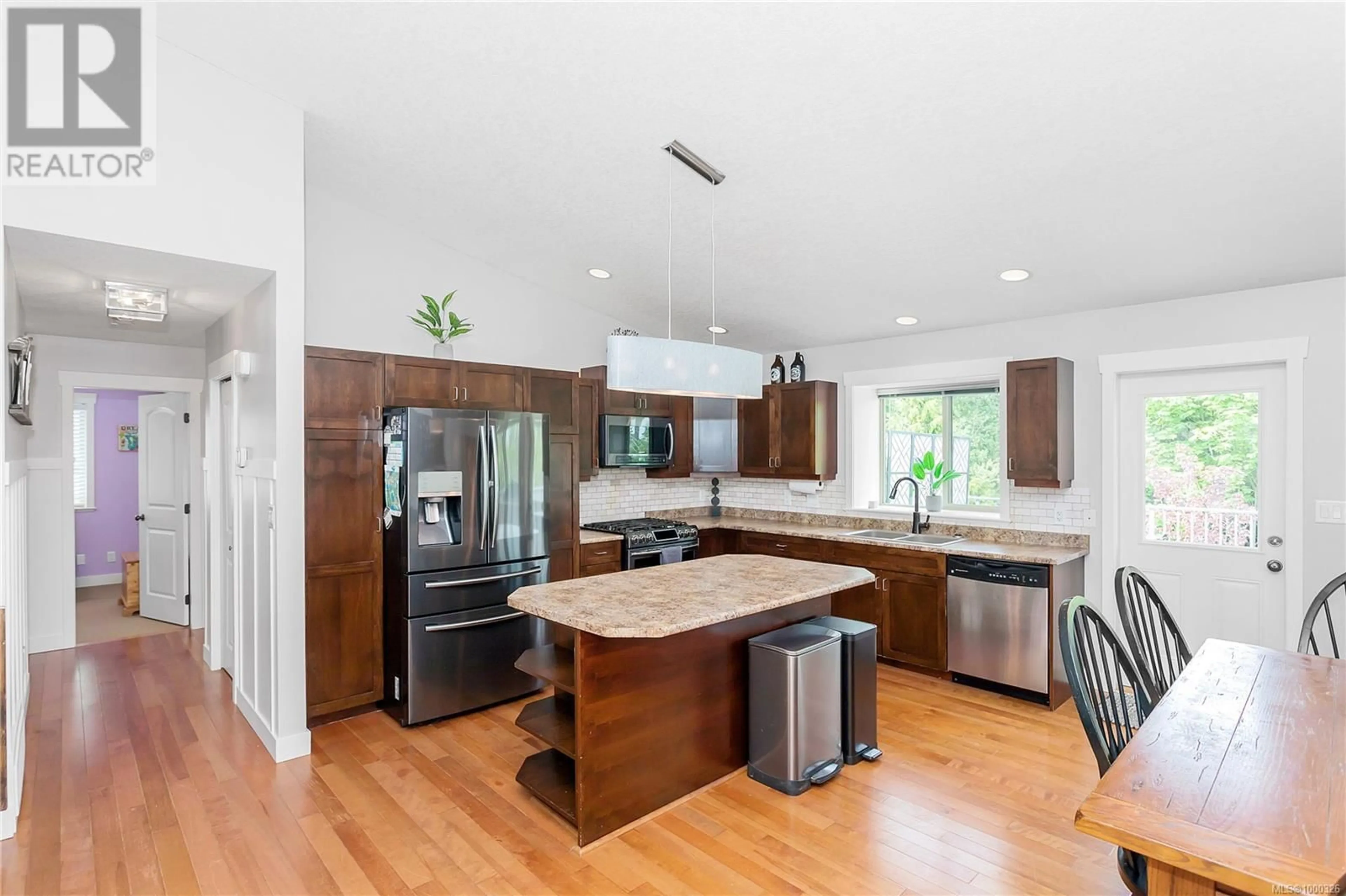 Open concept kitchen, unknown for 2312 DODDS ROAD, Nanaimo British Columbia V9X1Y3