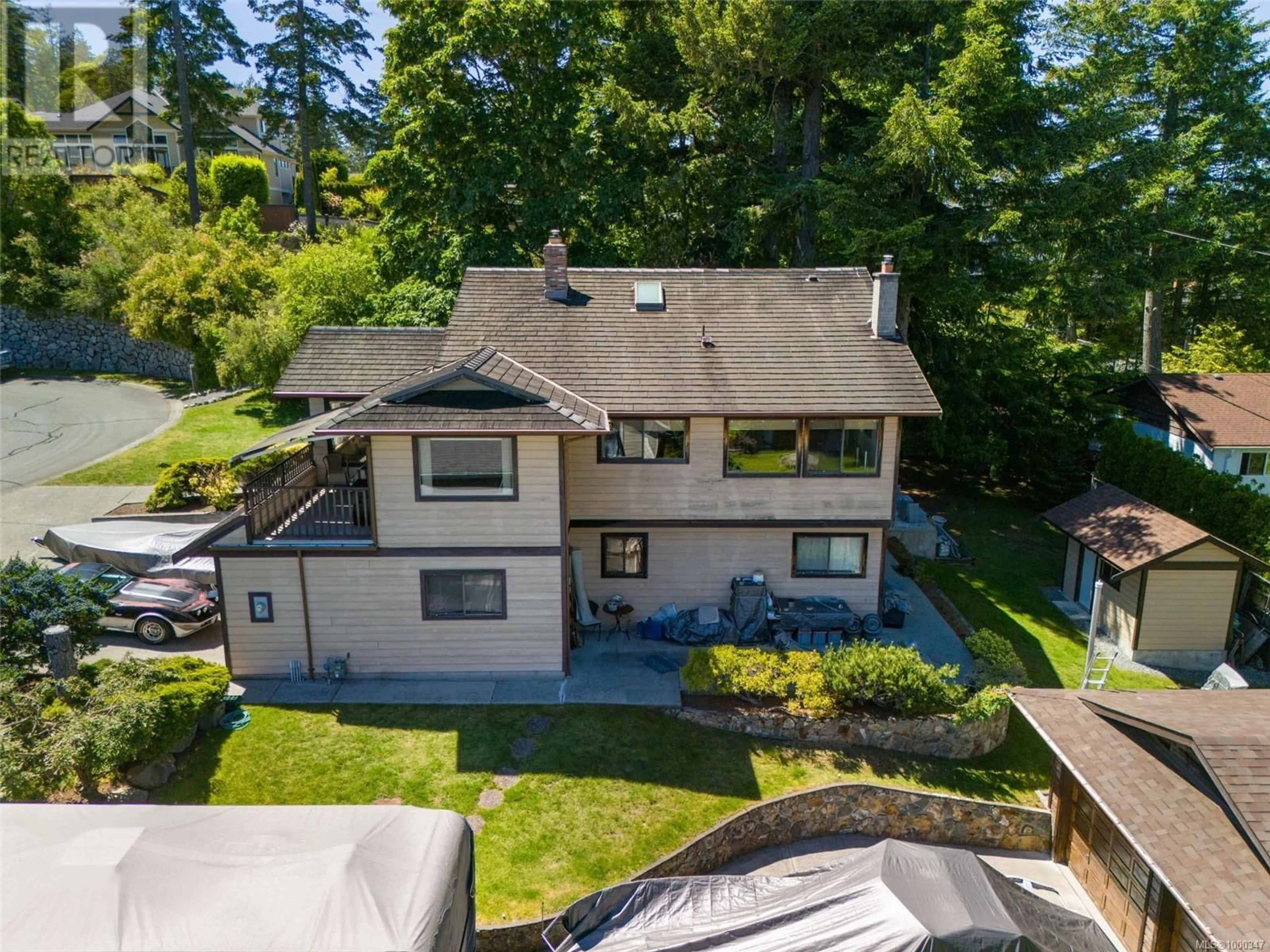 A pic from outside/outdoor area/front of a property/back of a property/a pic from drone, unknown for 800 SEAMIST PLACE, Saanich British Columbia V8Y2R4