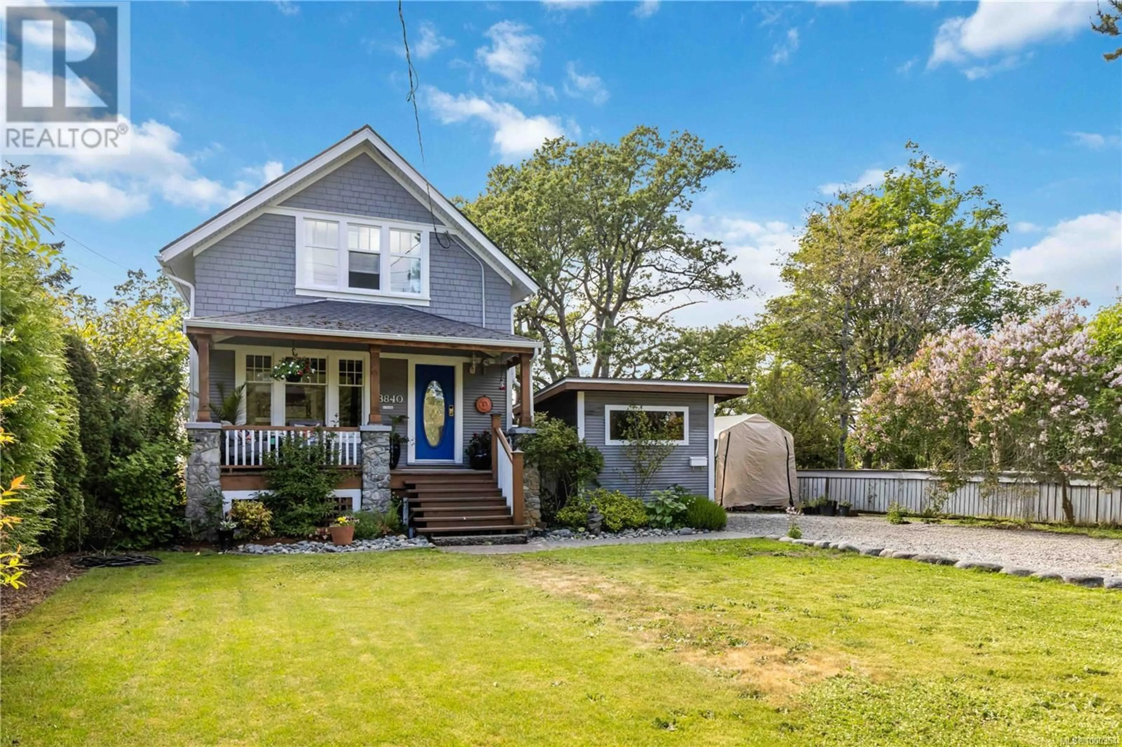 Home with vinyl exterior material, street for 3840 SAVANNAH AVENUE, Saanich British Columbia V8X1T5
