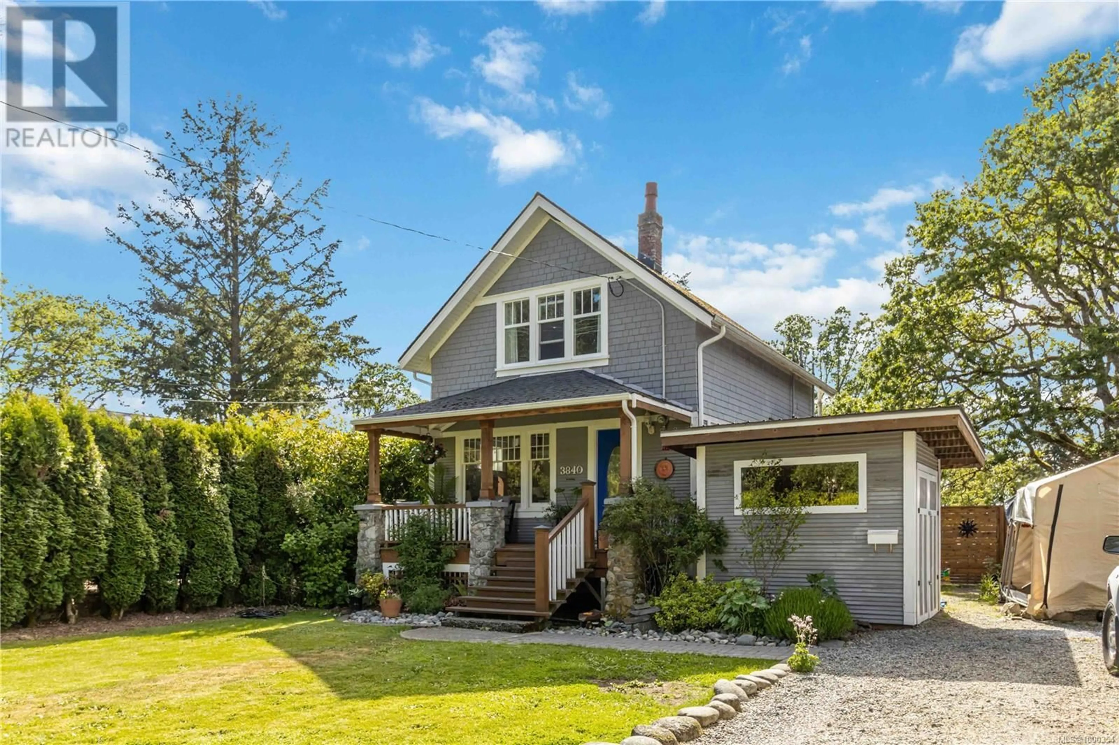 Home with vinyl exterior material, street for 3840 SAVANNAH AVENUE, Saanich British Columbia V8X1T5