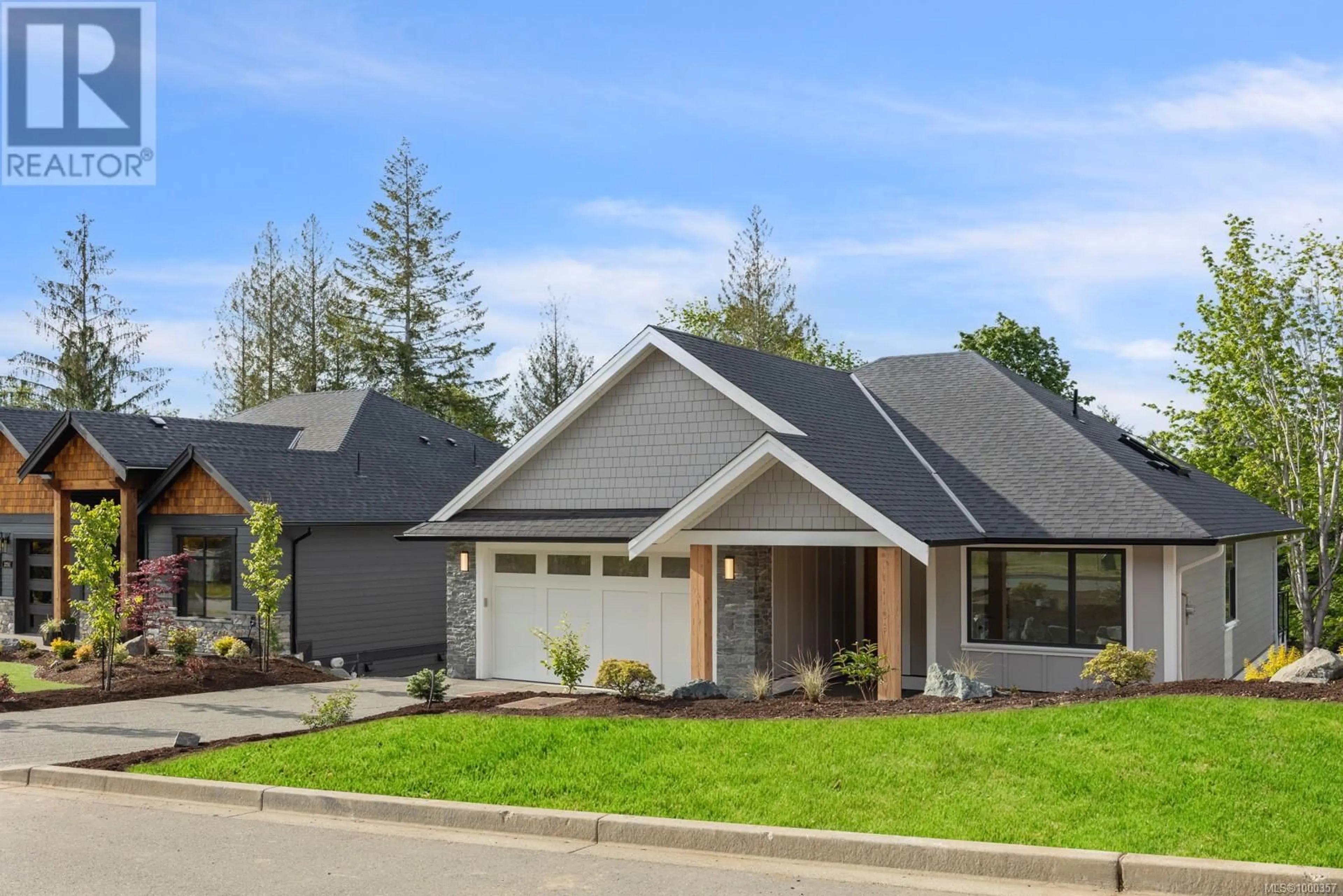Home with vinyl exterior material, street for 3282 KLANAWA CRESCENT, Courtenay British Columbia V9N0H4