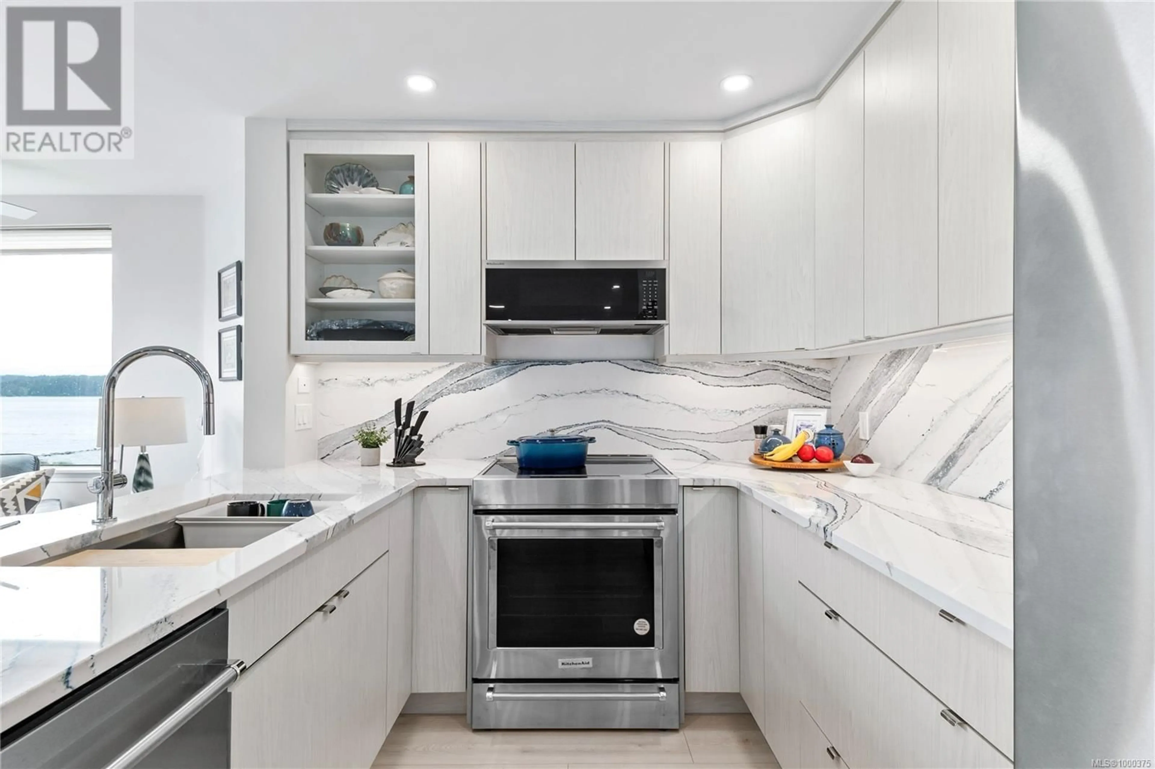Contemporary kitchen, ceramic/tile floor for 3402 - 27 ISLAND HIGHWAY SOUTH, Campbell River British Columbia V9W1A2