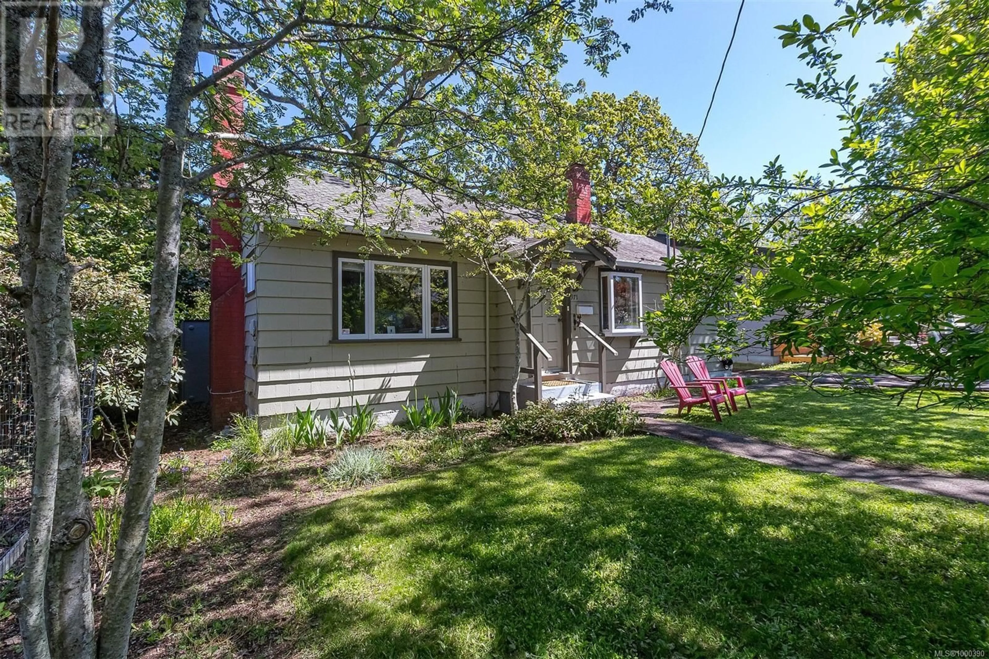 Unknown for 971 WILMER STREET, Victoria British Columbia V8S4B8
