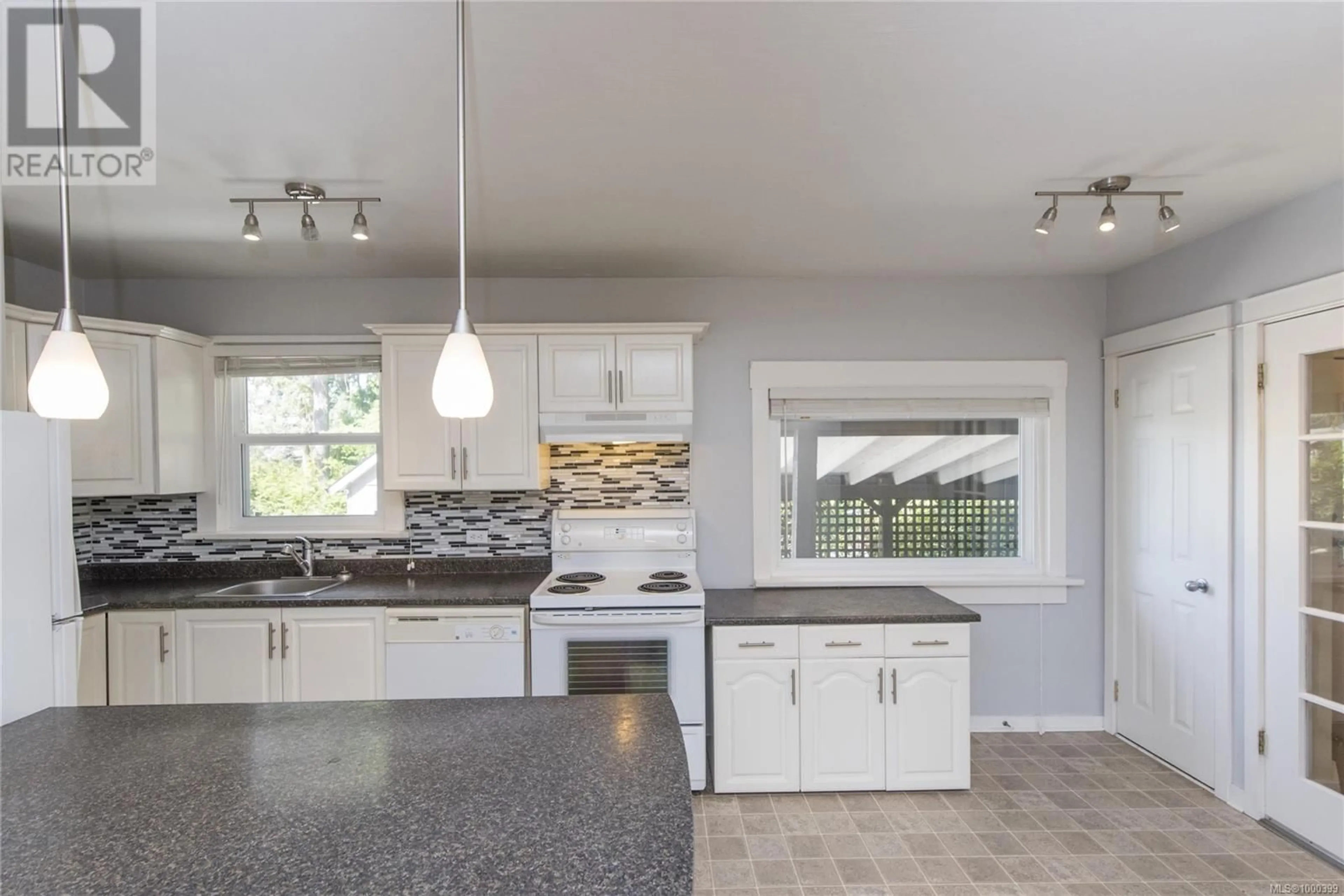 Open concept kitchen, ceramic/tile floor for 3199 GIBBINS ROAD, Duncan British Columbia V9L1G7