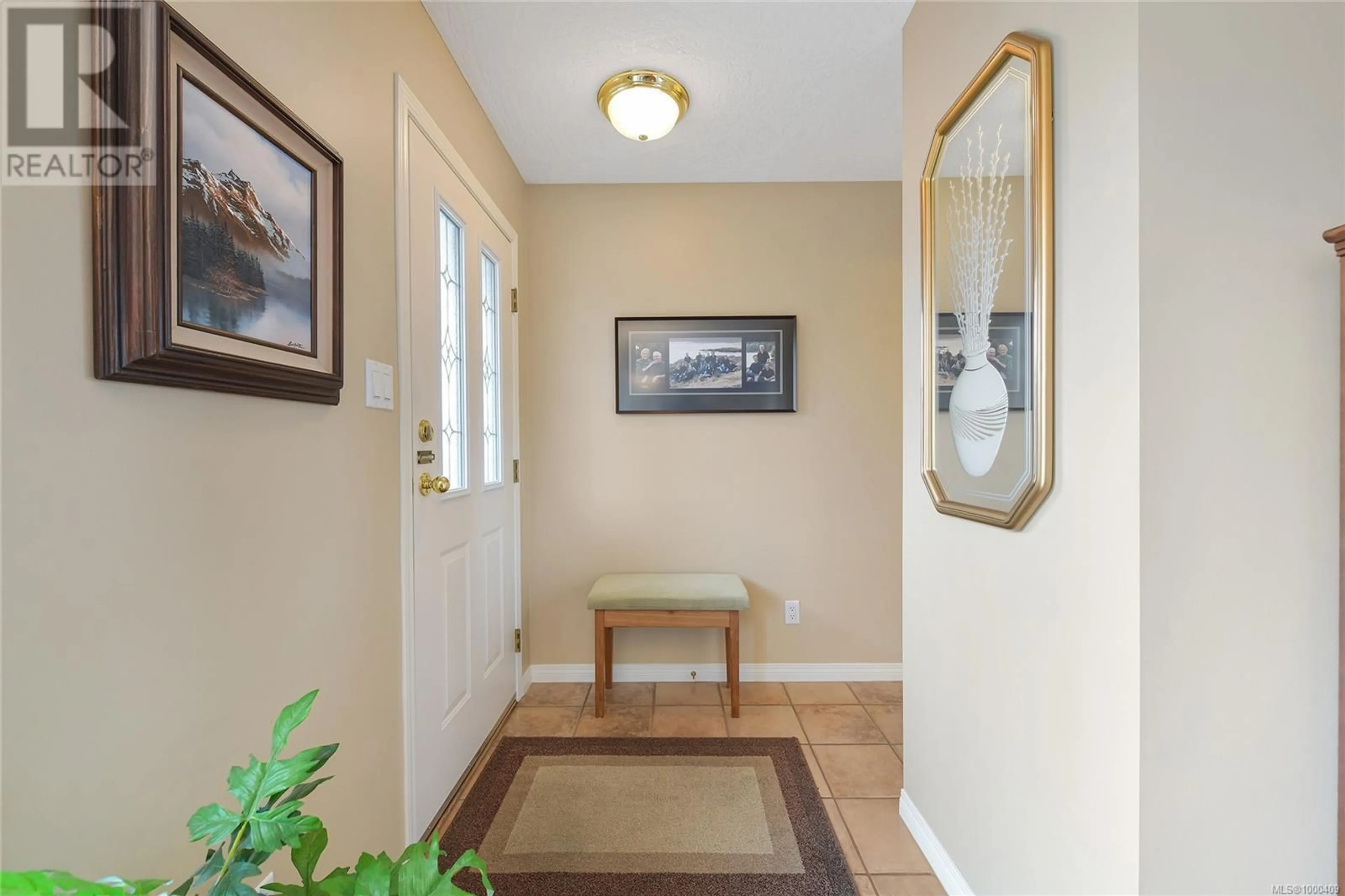 Indoor entryway for 19 - 118 ALDERSMITH PLACE, View Royal British Columbia V9A7M9