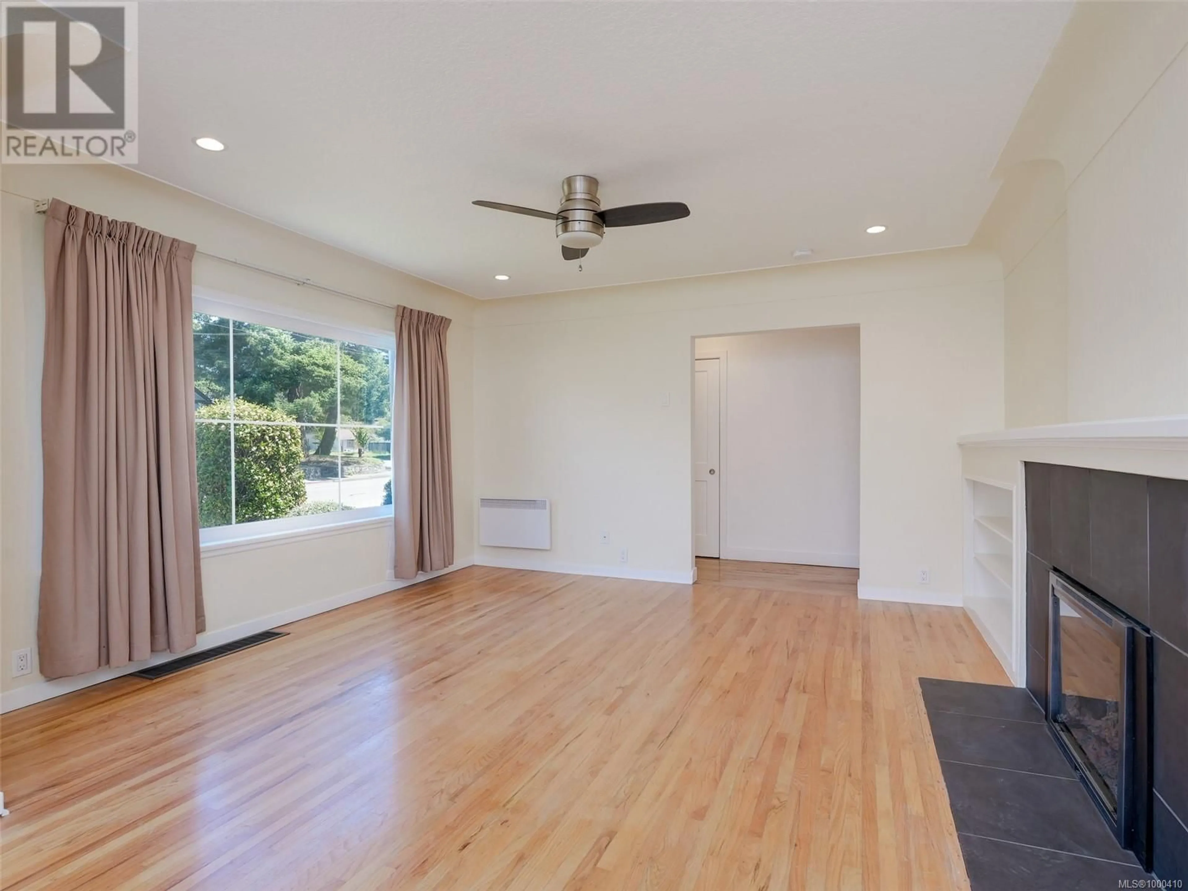 A pic of a room for 3856 CAREY ROAD, Saanich British Columbia V8Z4C7