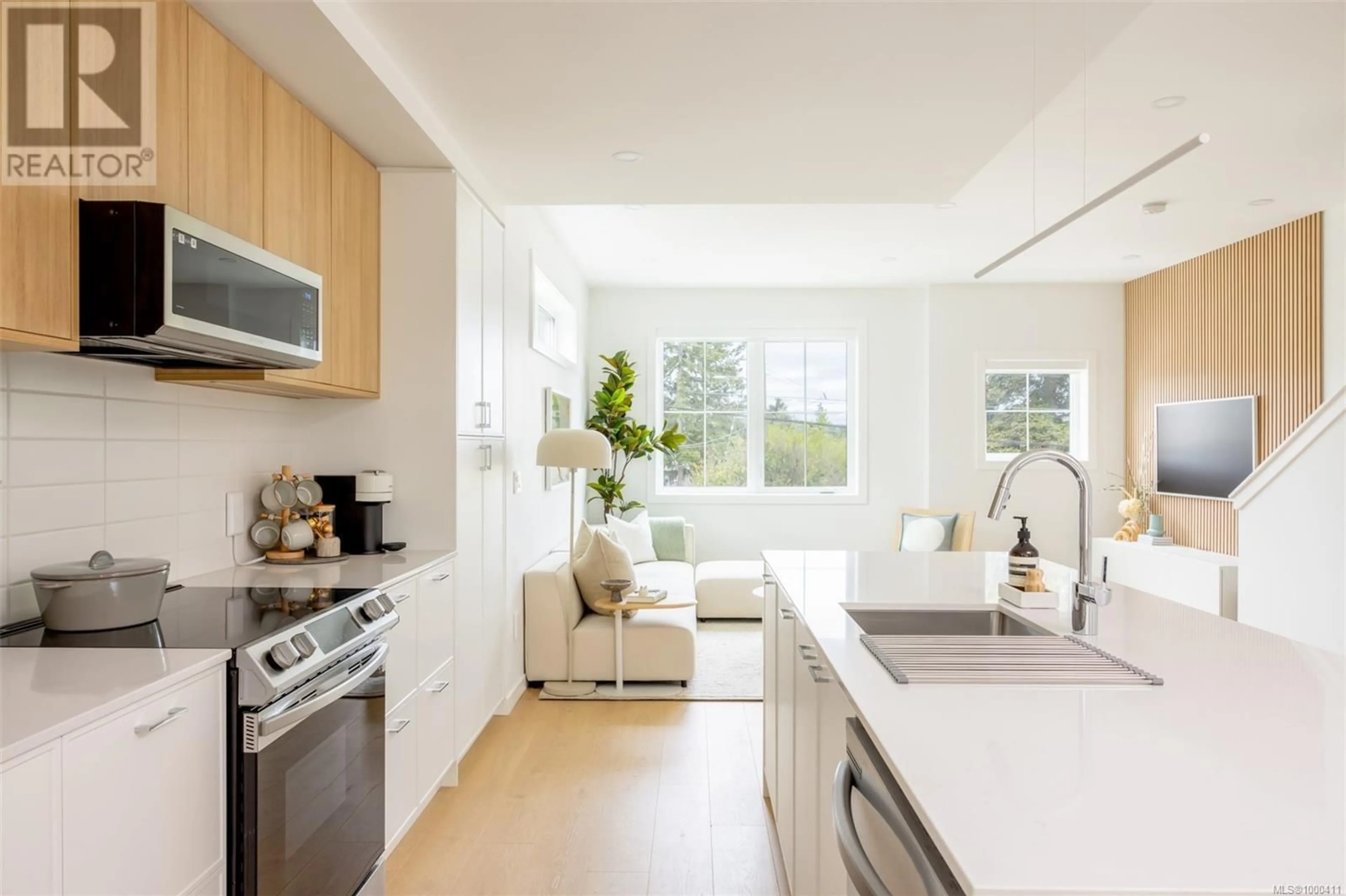 Open concept kitchen, unknown for TH21 - 3450 WHITTIER AVENUE, Saanich British Columbia V8Z3R2