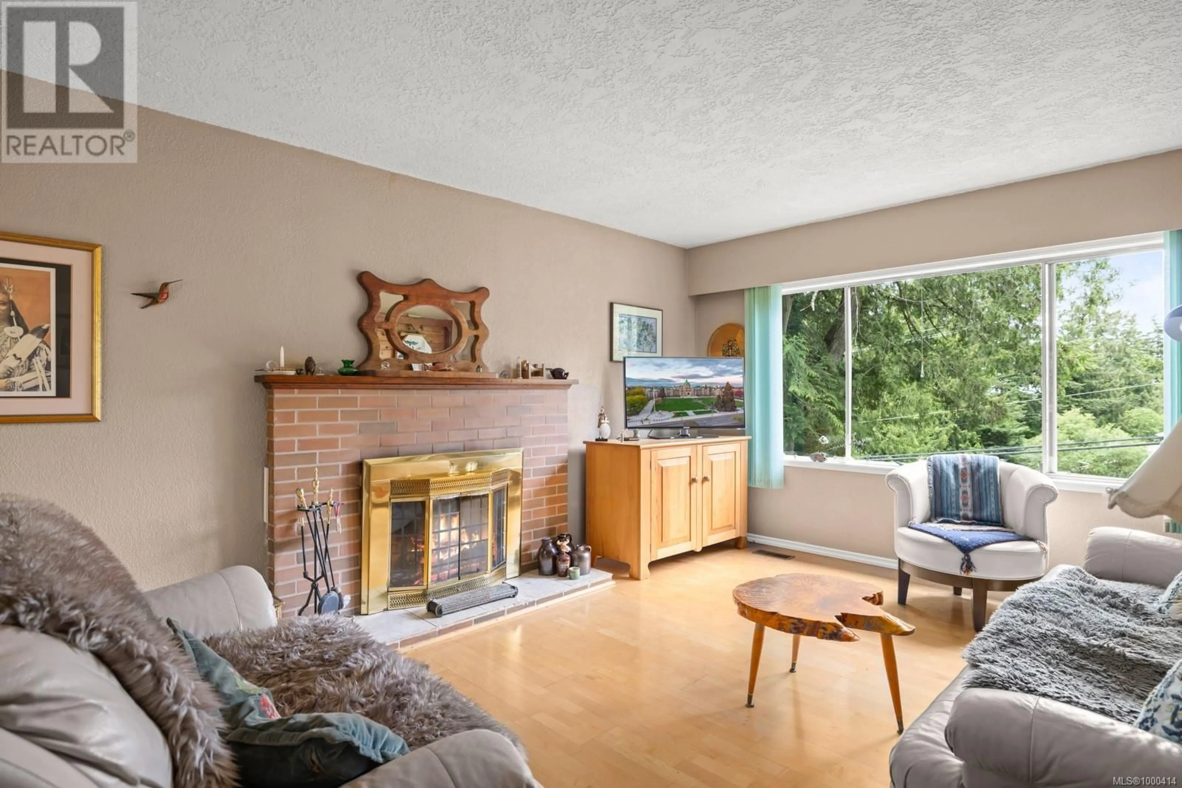 Living room with furniture, unknown for 3313 FULTON ROAD, Colwood British Columbia V9C2T8