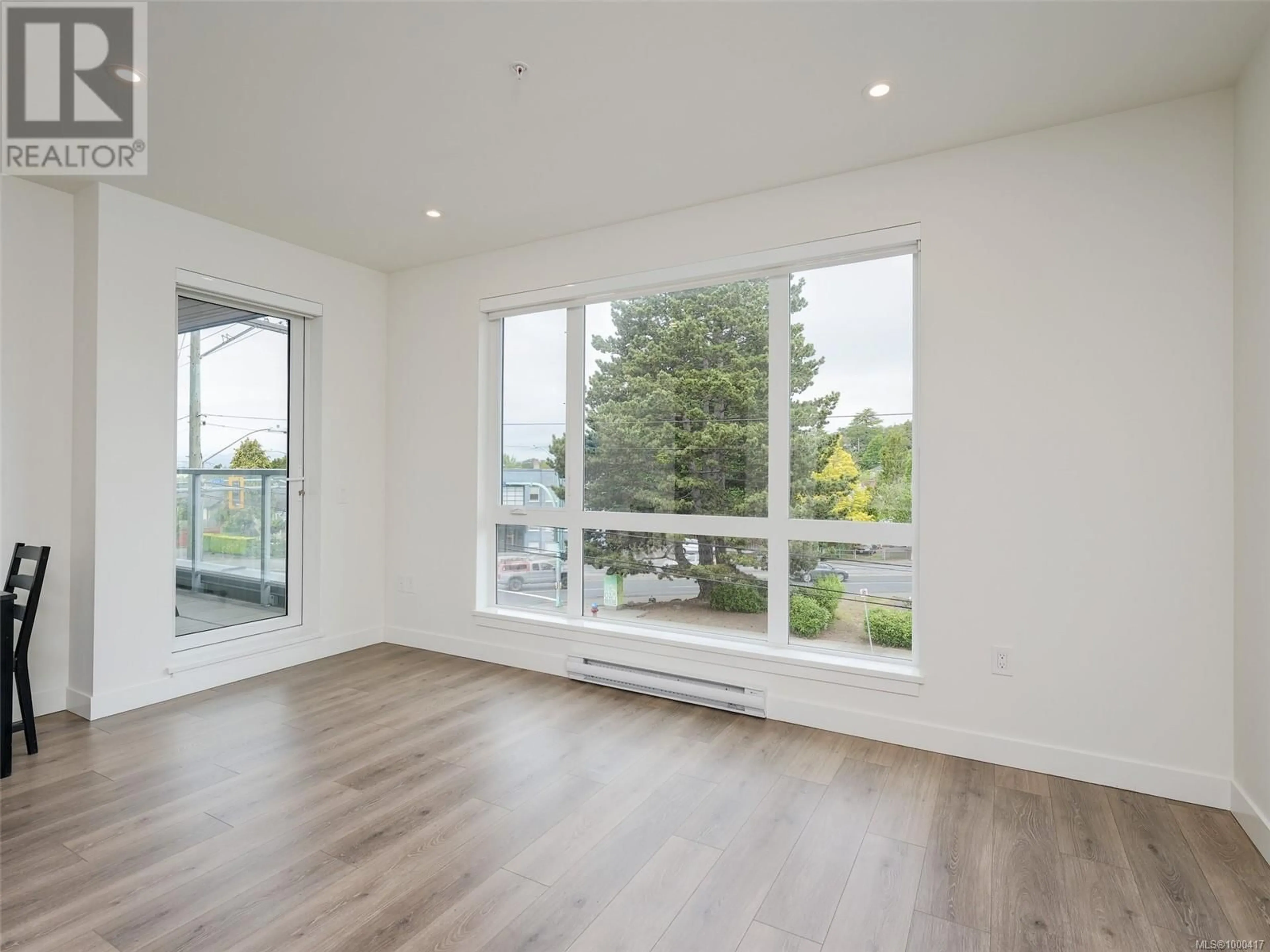 A pic of a room for 307 - 1301 HILLSIDE AVENUE, Victoria British Columbia V8T0E3