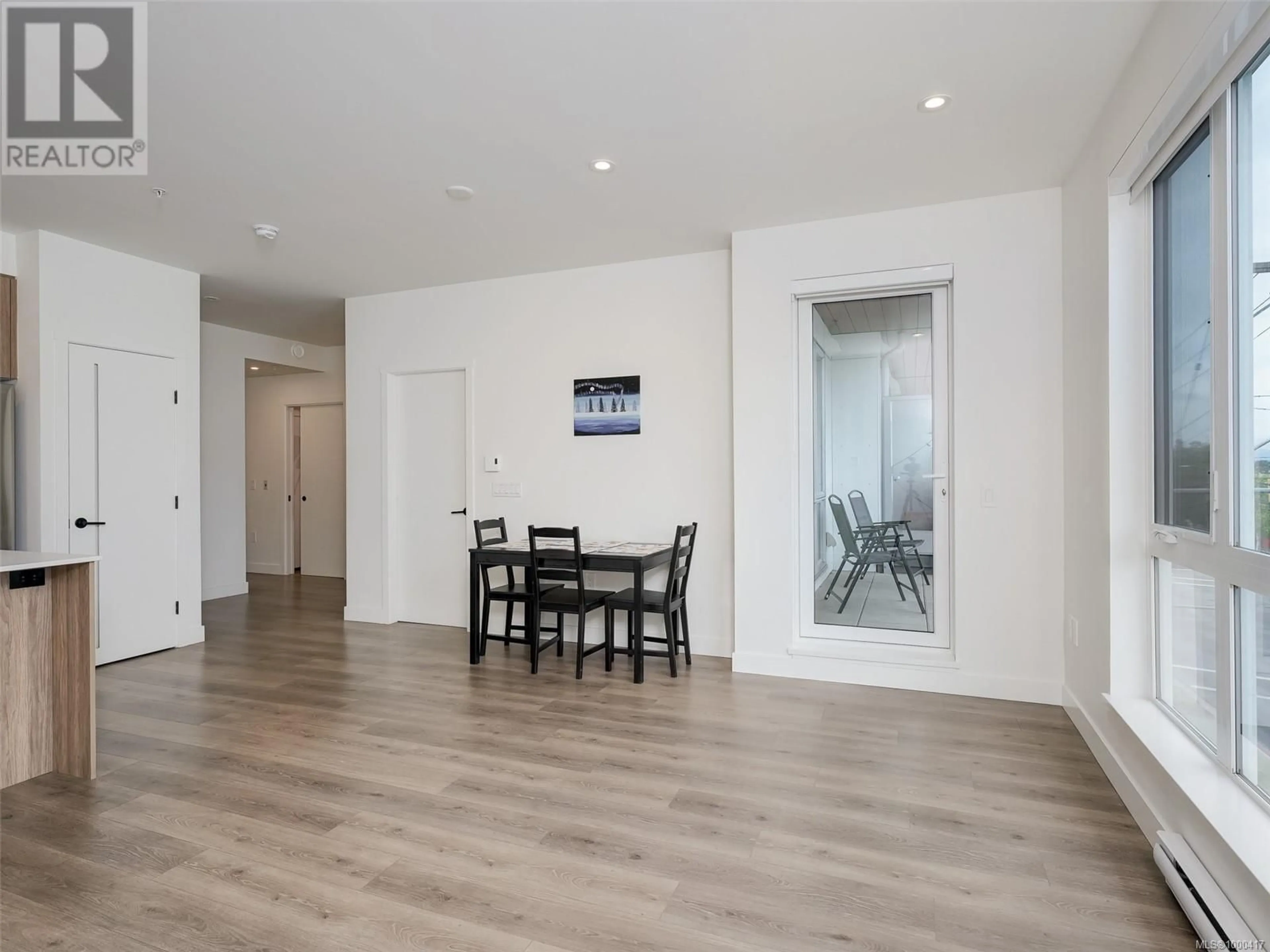 A pic of a room for 307 - 1301 HILLSIDE AVENUE, Victoria British Columbia V8T0E3