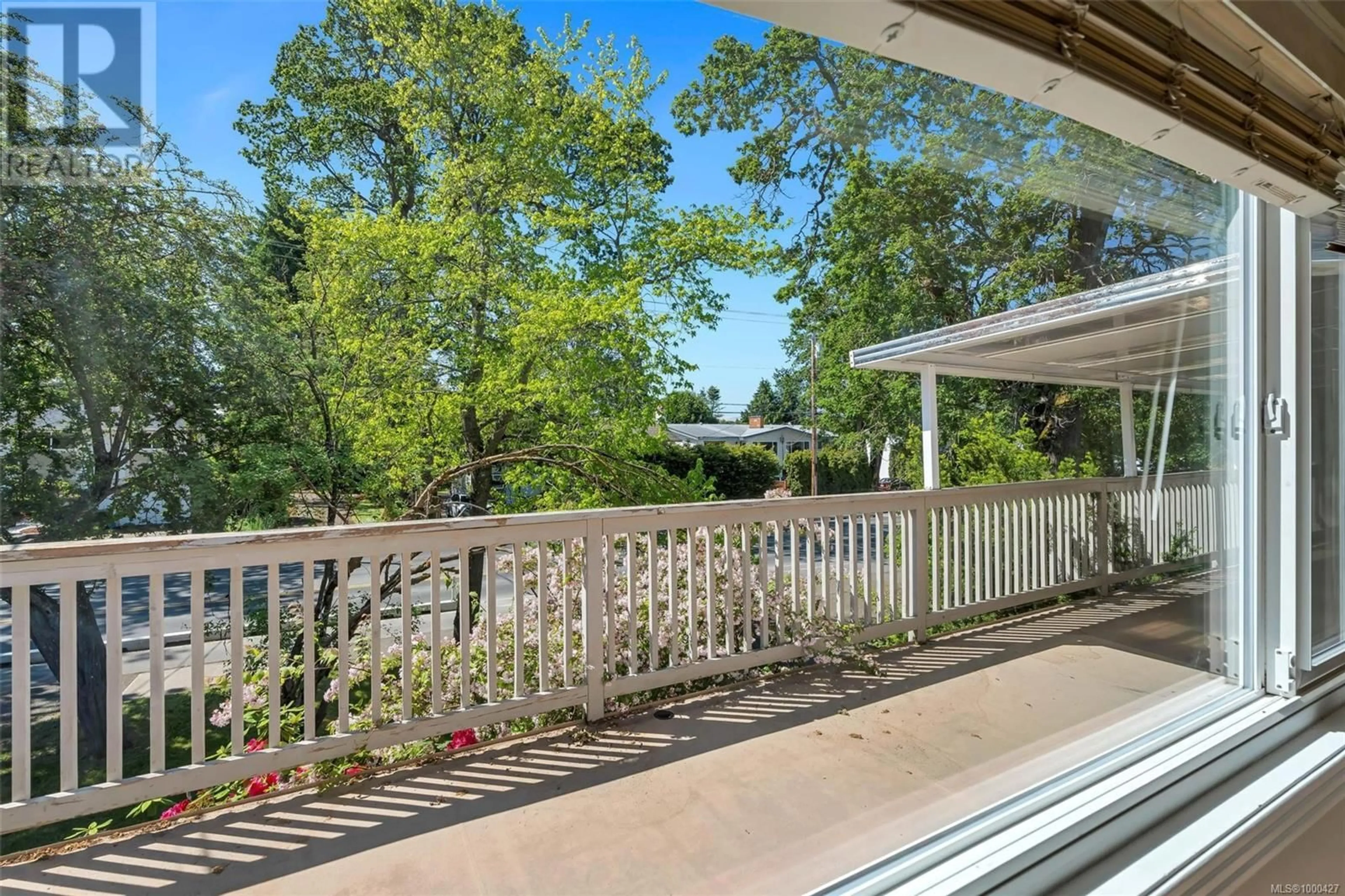 Patio, water/lake/river/ocean view for 1736 FELTHAM ROAD, Saanich British Columbia V8N2A3