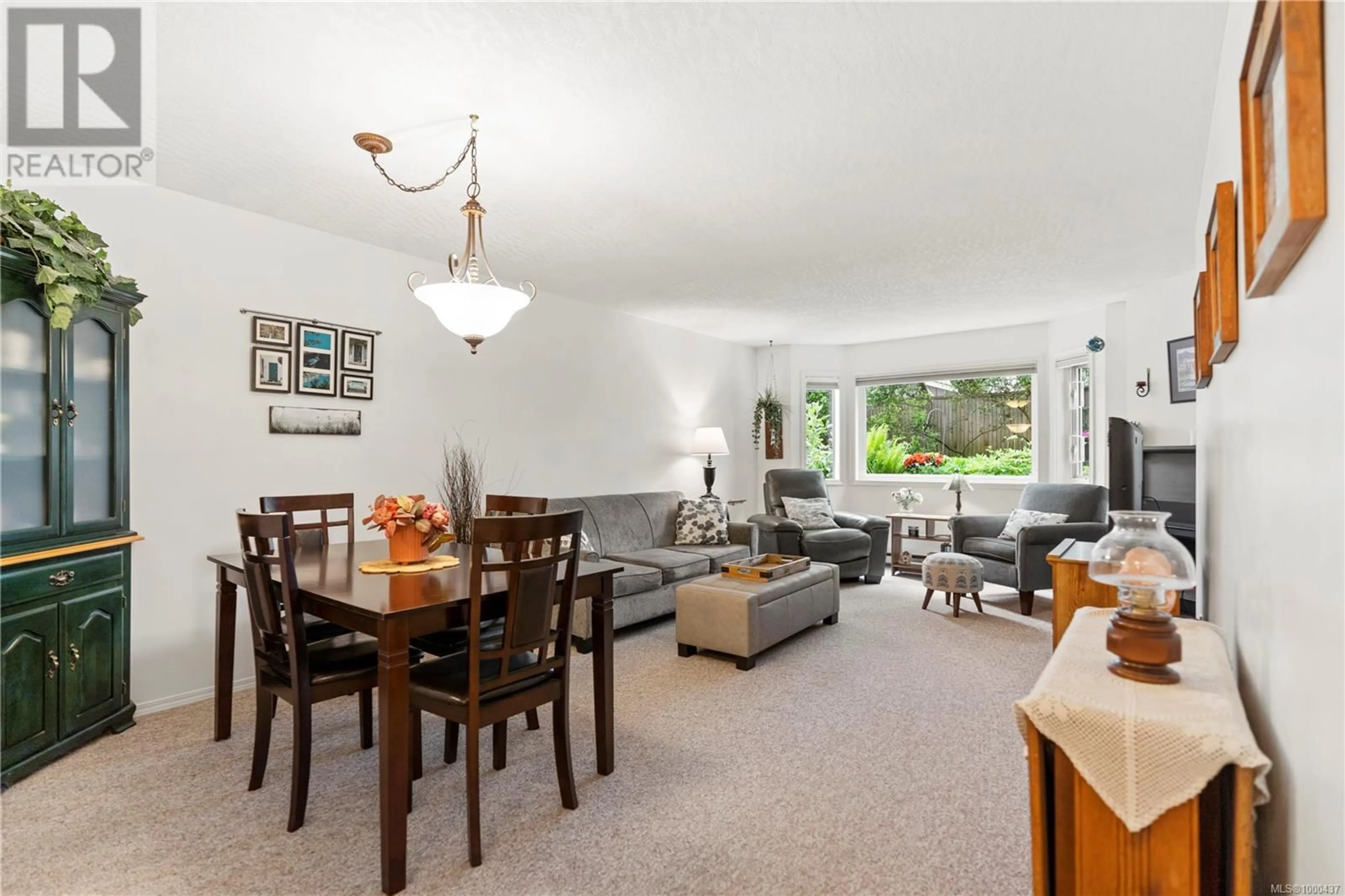 Living room with furniture, unknown for 104 - 9882 FIFTH STREET, Sidney British Columbia V8L2X3