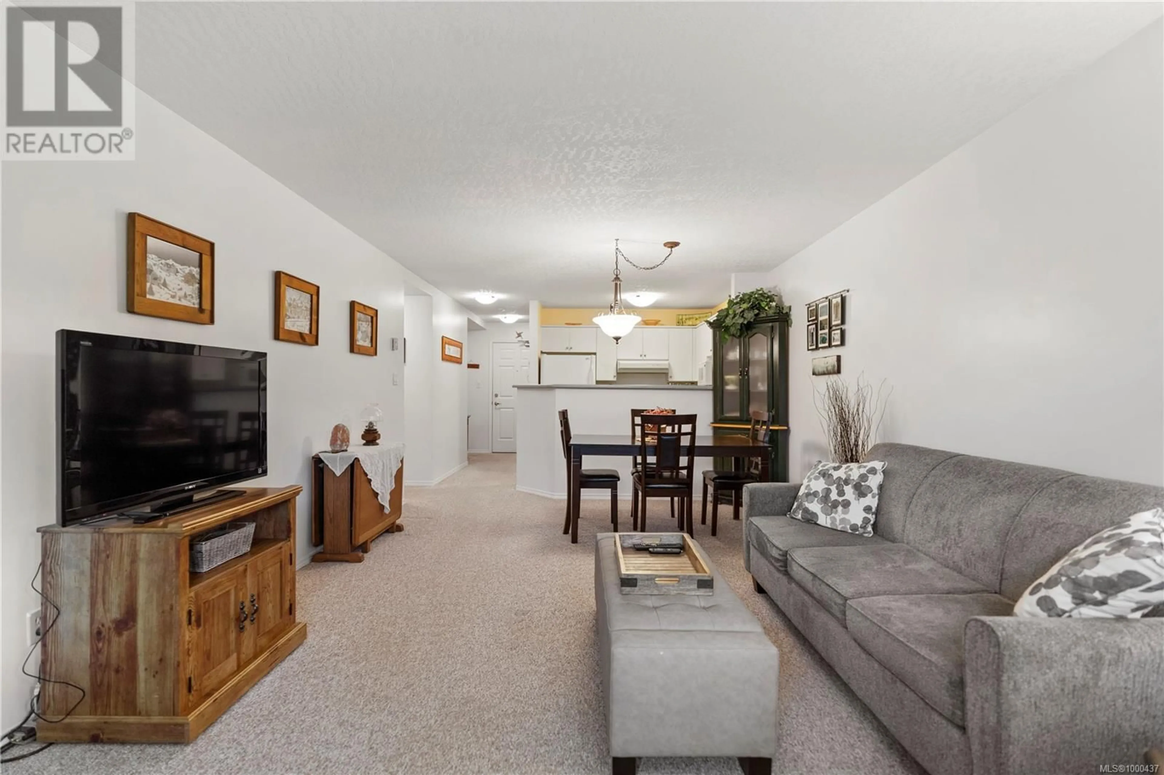 Living room with furniture, unknown for 104 - 9882 FIFTH STREET, Sidney British Columbia V8L2X3