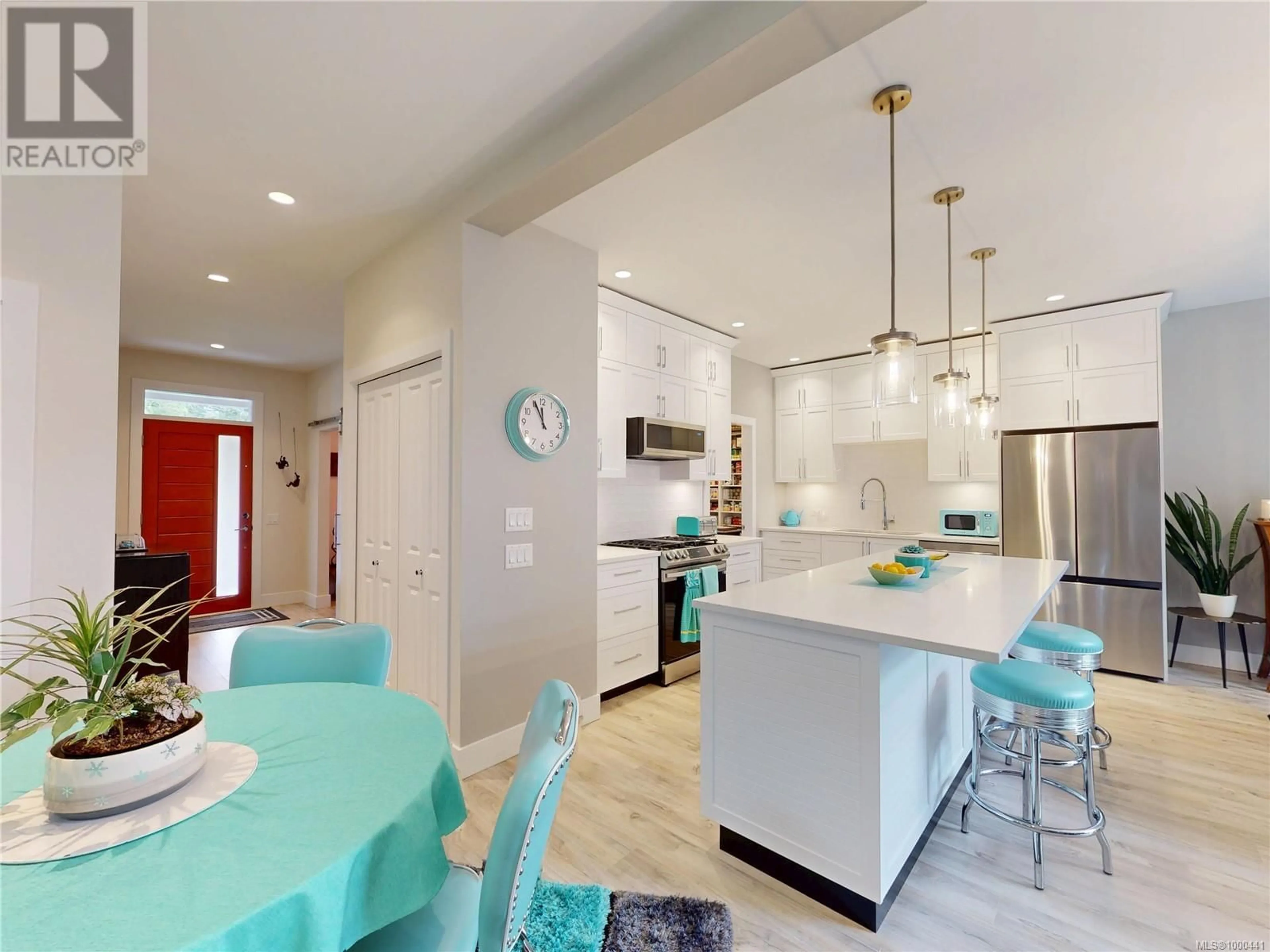 Open concept kitchen, ceramic/tile floor for 2514 PATTERSON PLACE, Sooke British Columbia V9Z1N4