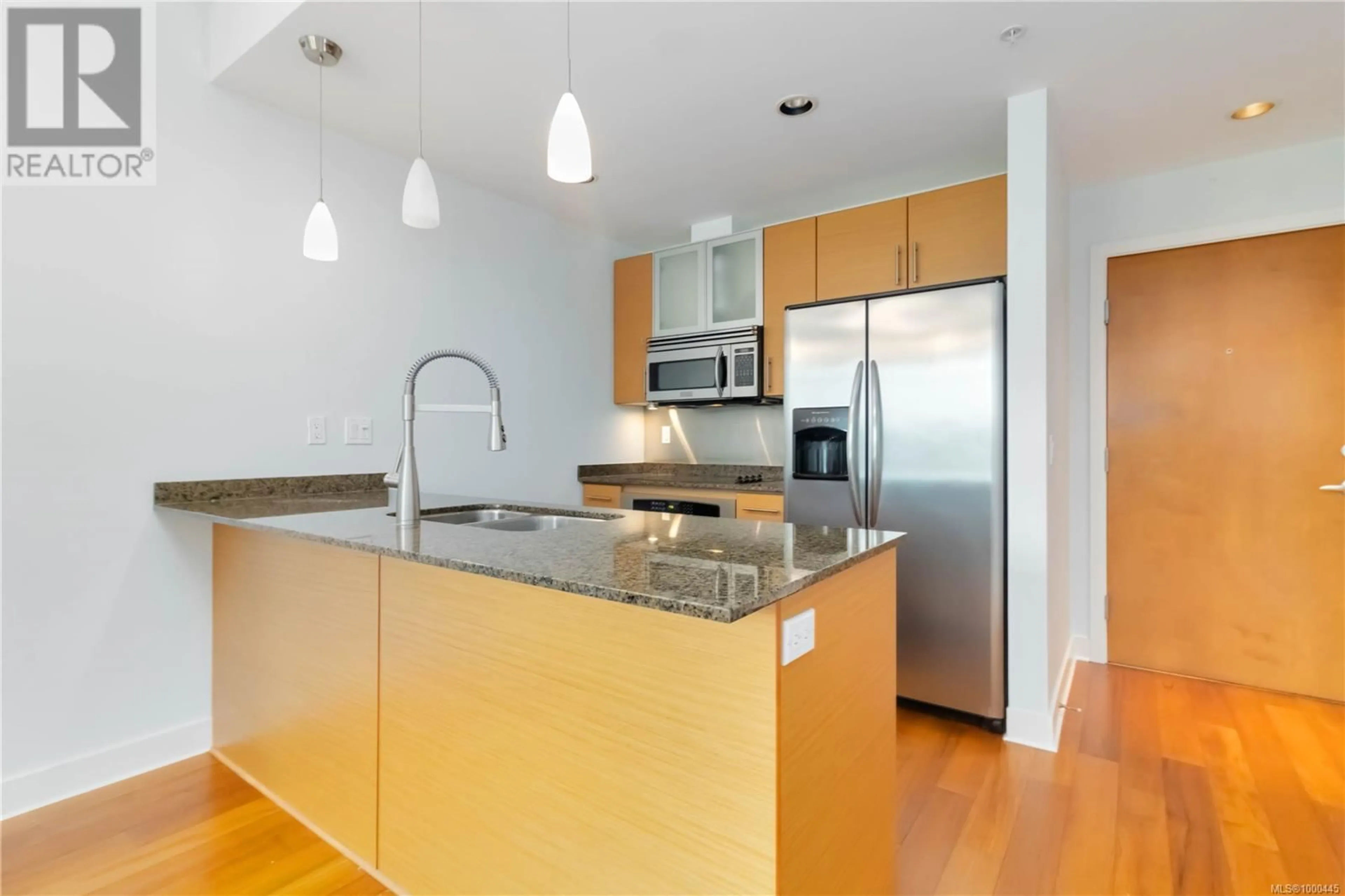 Unknown for 302 - 3614 RICHMOND ROAD, Saanich British Columbia V8P4R5