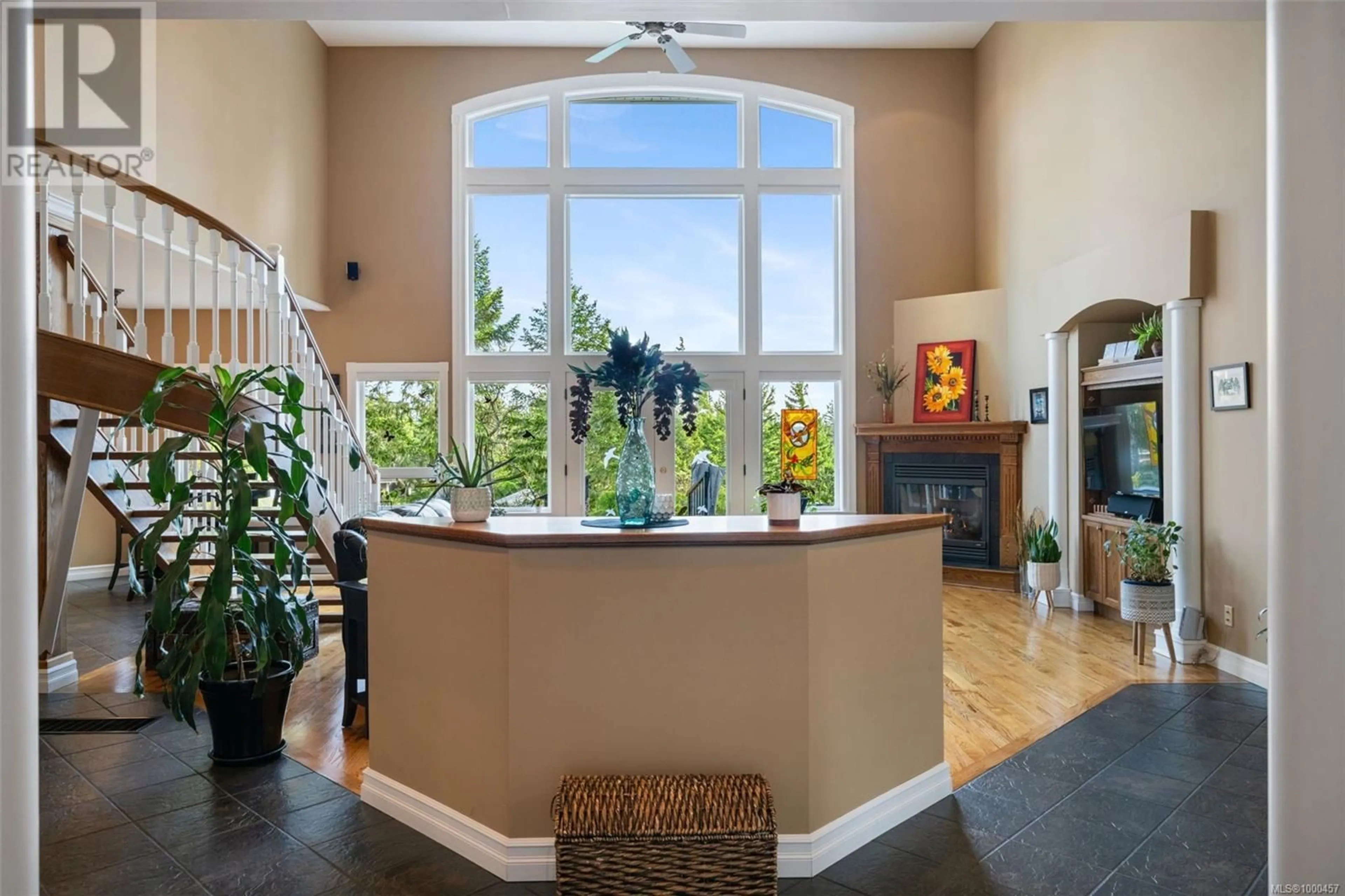Indoor foyer for 4980 DEER PARK TRAIL, Metchosin British Columbia V9C4J3