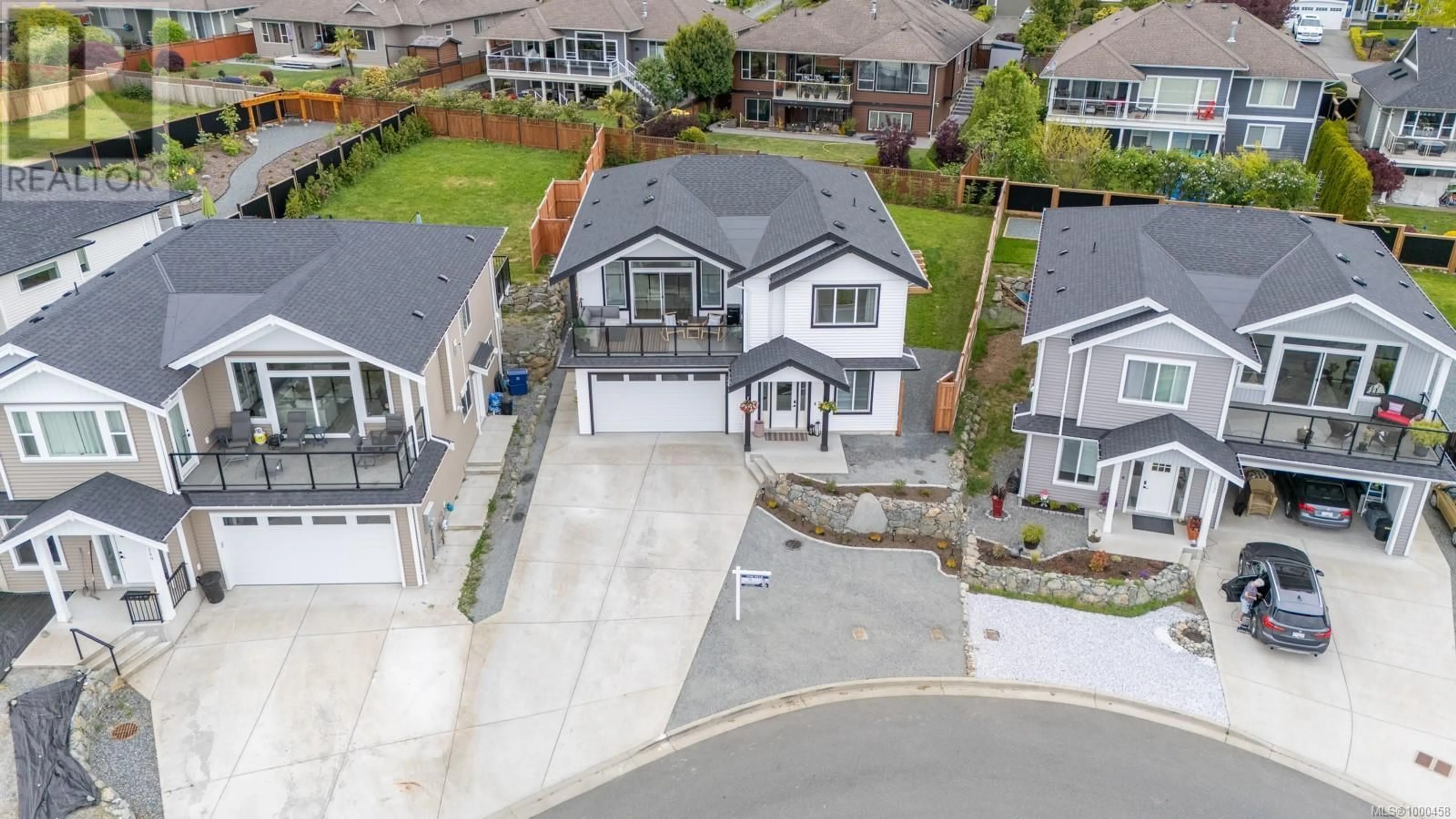 A pic from outside/outdoor area/front of a property/back of a property/a pic from drone, street for 143 FRANCIS PLACE, Ladysmith British Columbia V9G1W4