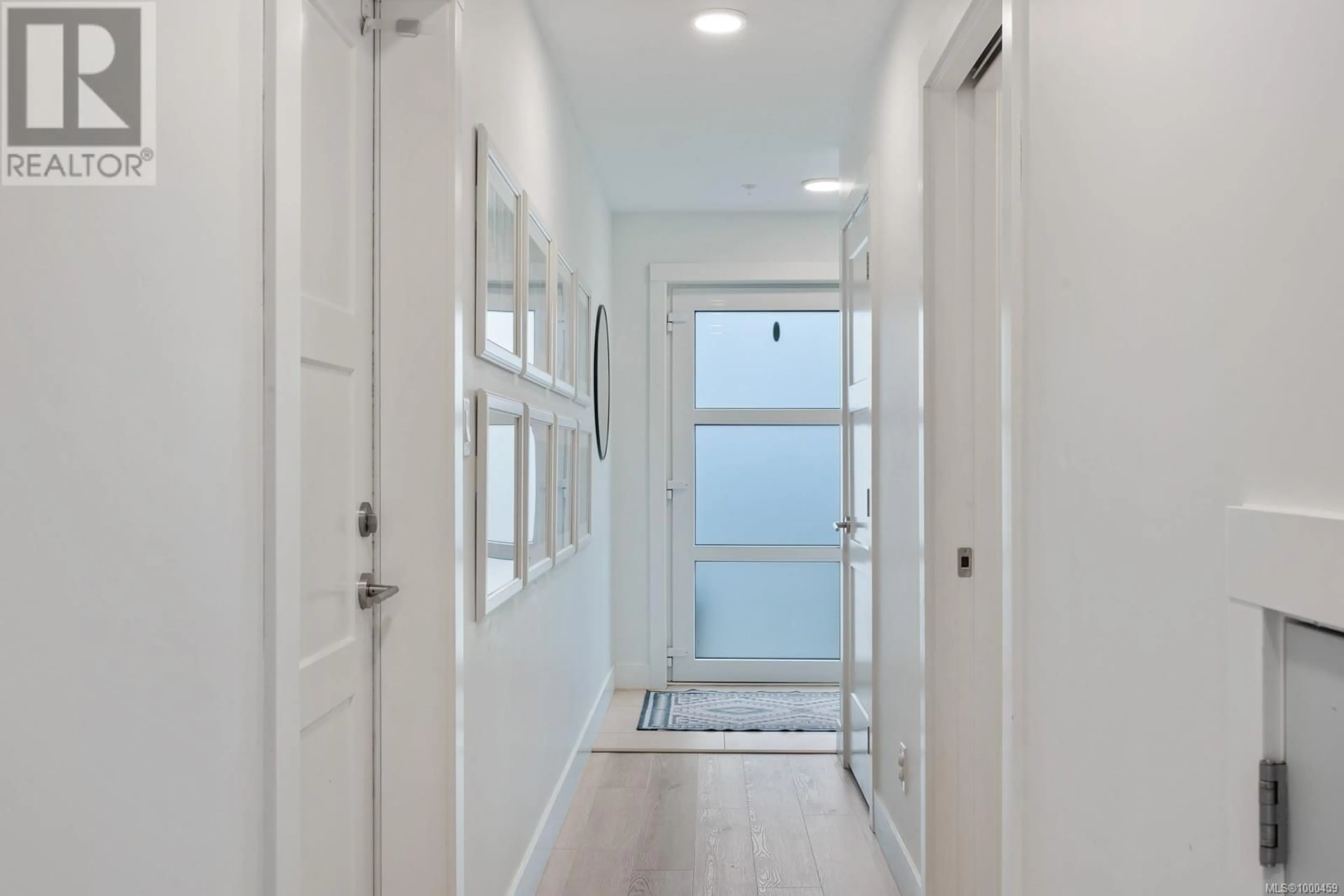 Indoor entryway for 9 - 623 CROWN ISLE BOULEVARD, Courtenay British Columbia V9N9W1