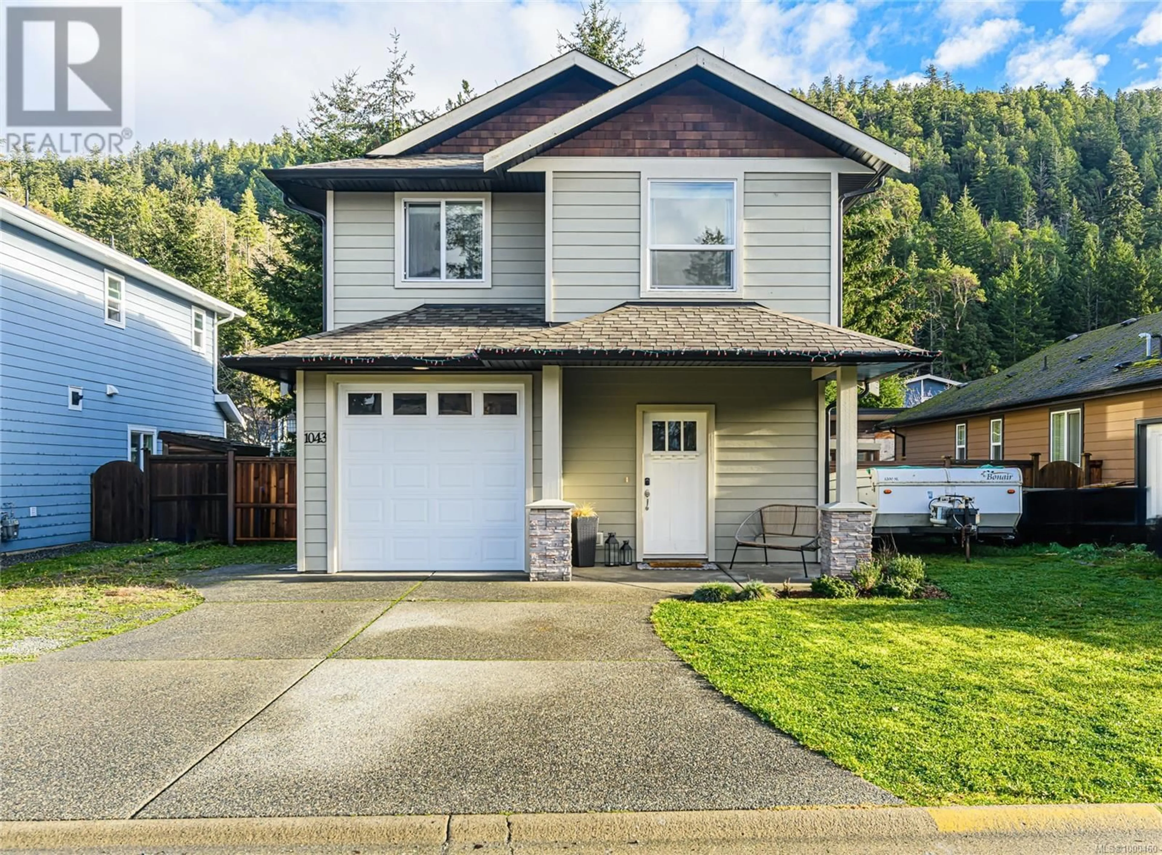 Home with vinyl exterior material, street for 1043 SKYLAR CIRCLE, Shawnigan Lake British Columbia V0R2W3
