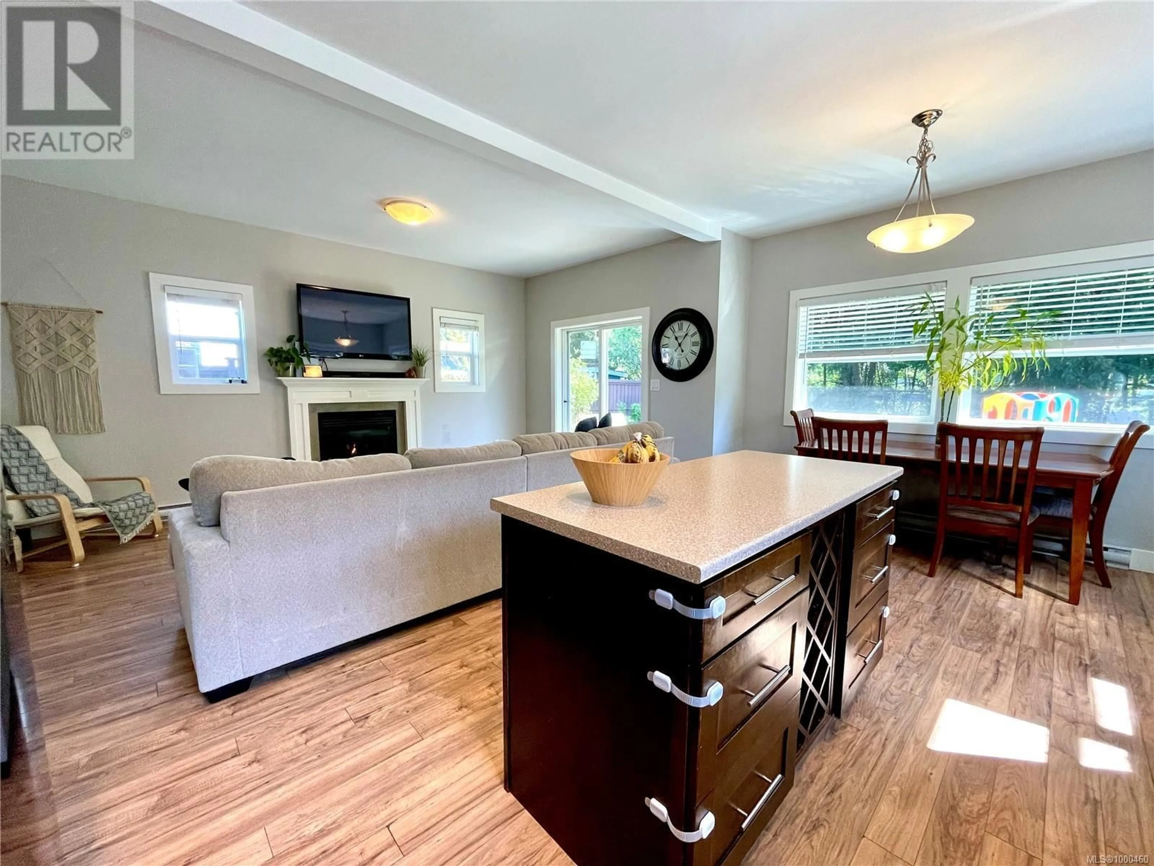 Open concept kitchen, unknown for 1043 SKYLAR CIRCLE, Shawnigan Lake British Columbia V0R2W3