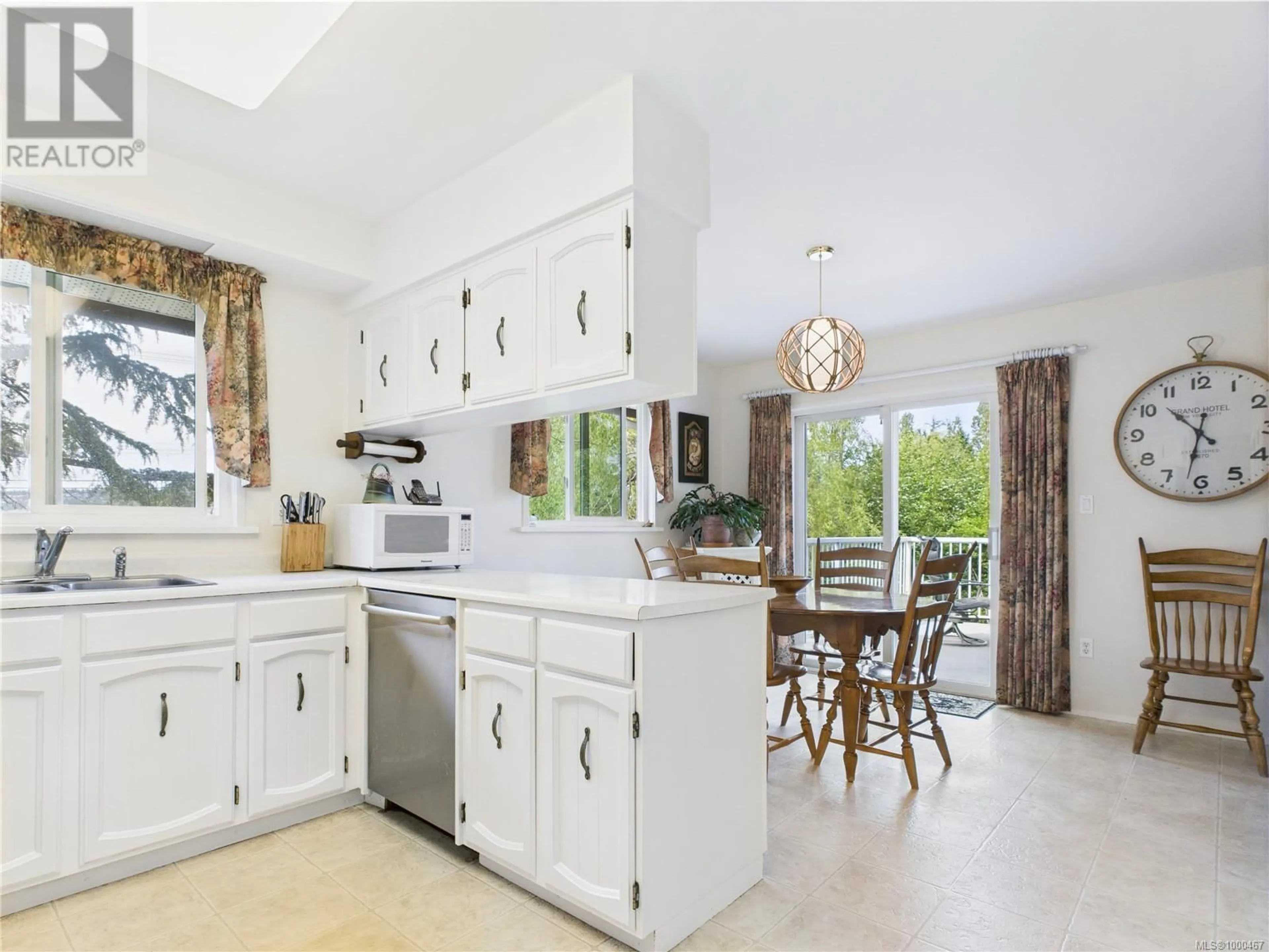 Open concept kitchen, ceramic/tile floor for 1920 MILLS ROAD, North Saanich British Columbia V8L5S9