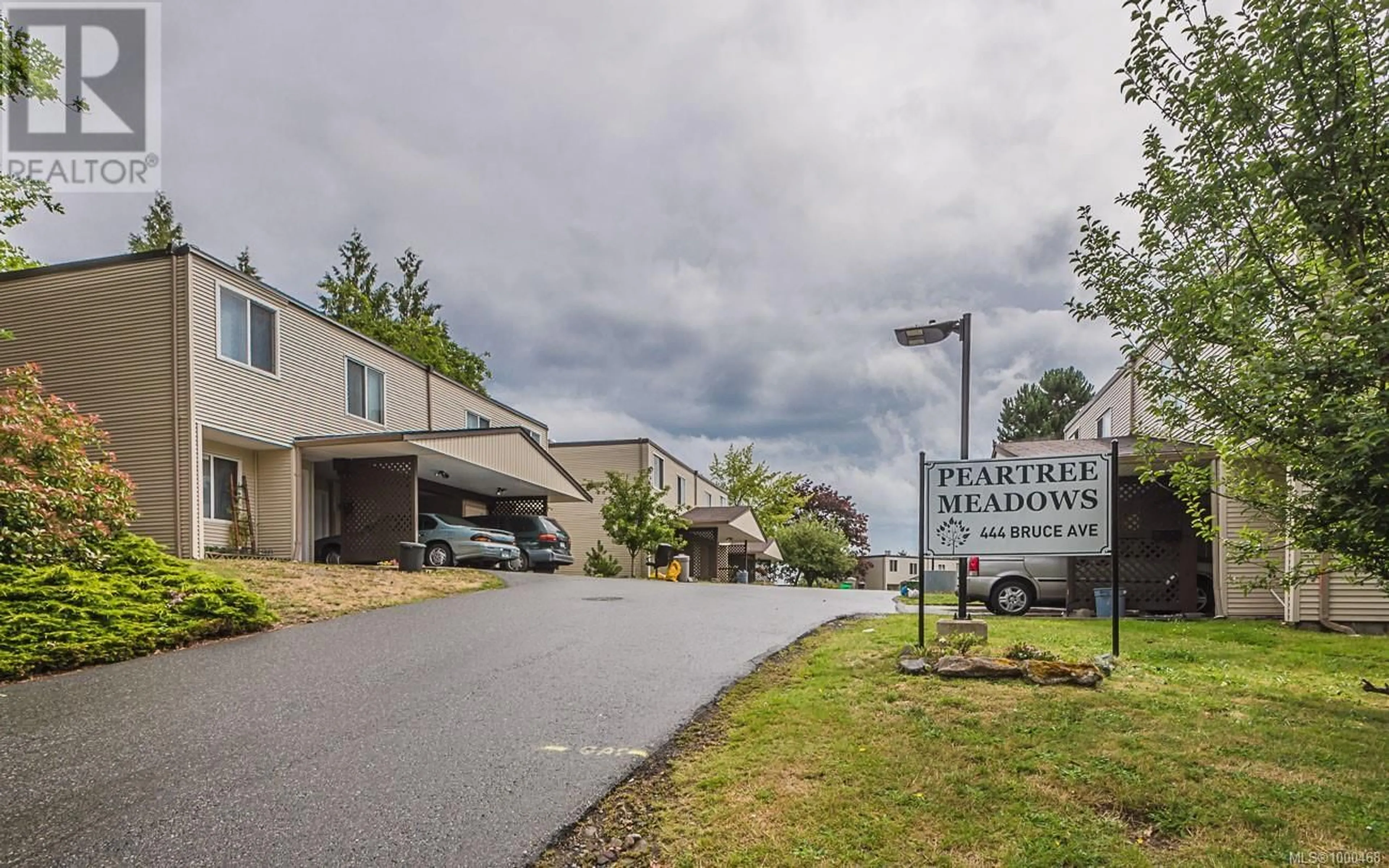 Patio, mountain view for 12 - 444 BRUCE AVENUE, Nanaimo British Columbia V9R5W5