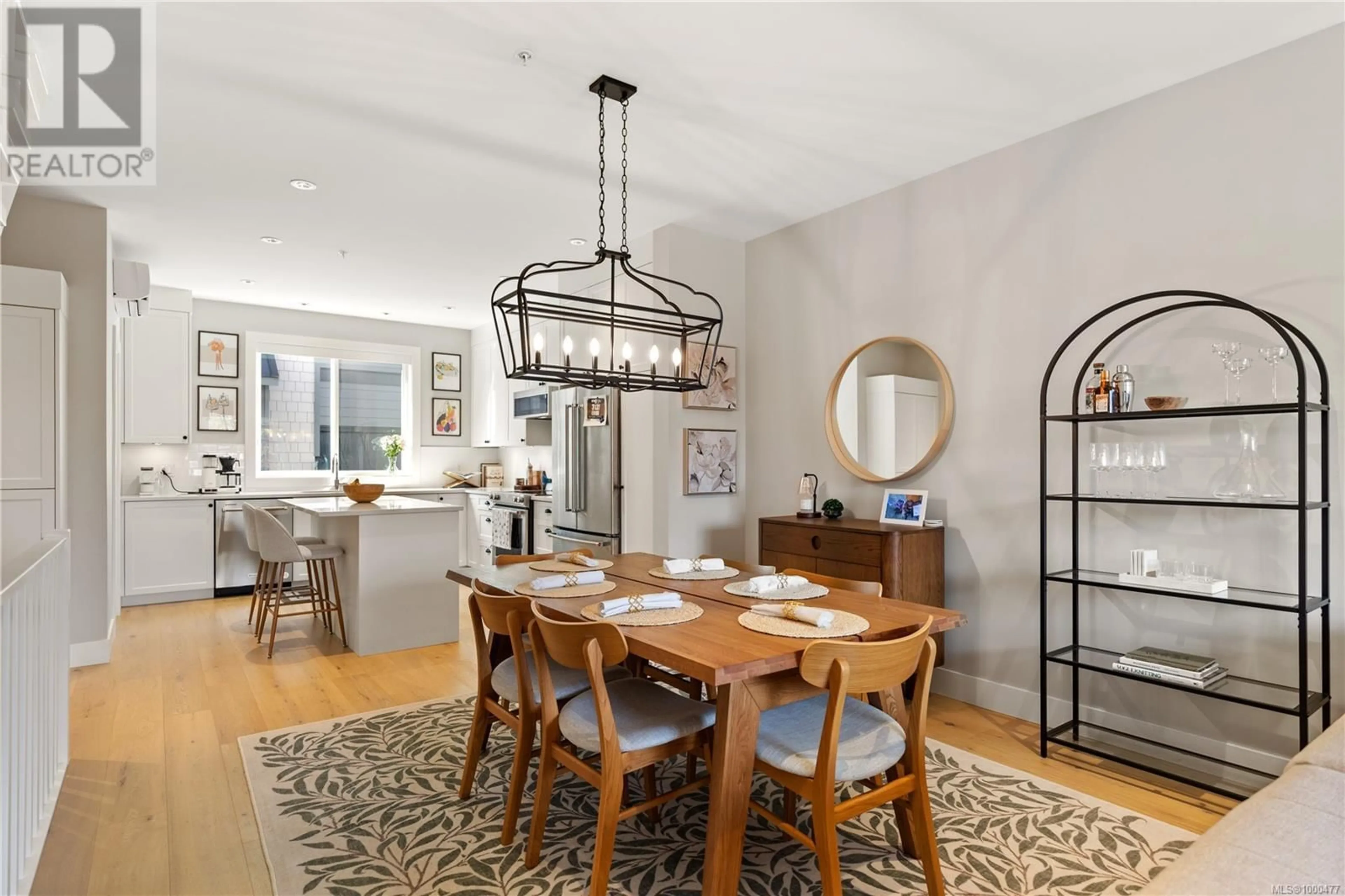 Dining room, ceramic/tile floor for 2 - 10474 RESTHAVEN DRIVE, Sidney British Columbia V8L3H7
