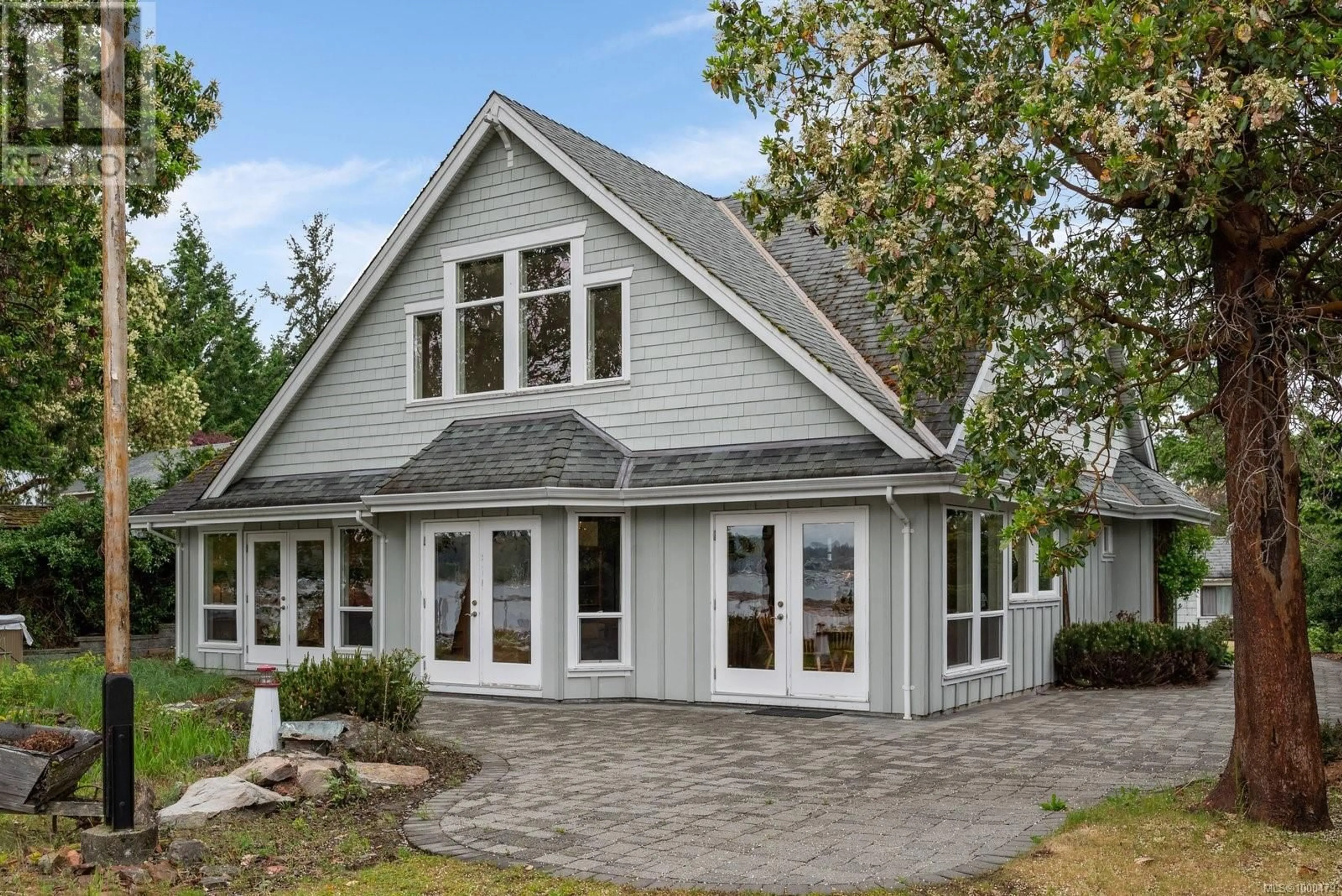 Home with vinyl exterior material, street for 189 COLVILLETON TRAIL, Protection Island British Columbia V9R6R1