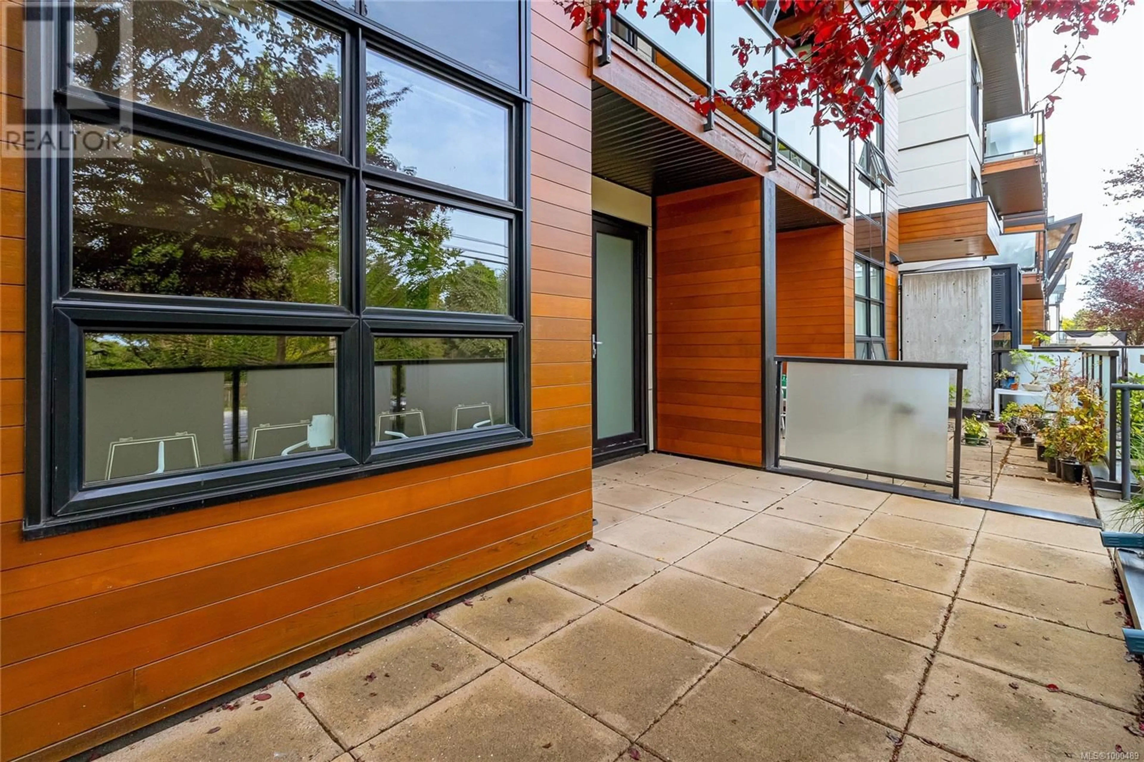 Patio, unknown for 102 - 4000 SHELBOURNE STREET, Saanich British Columbia V8N3E4