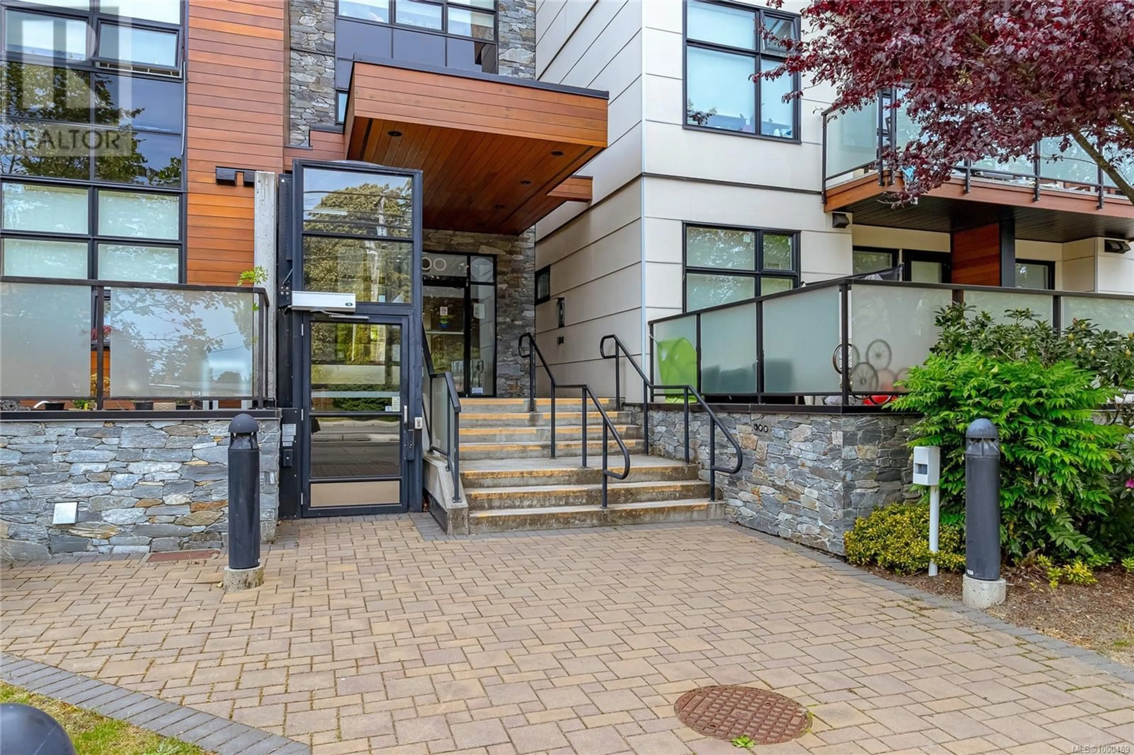 Unknown for 102 - 4000 SHELBOURNE STREET, Saanich British Columbia V8N3E4
