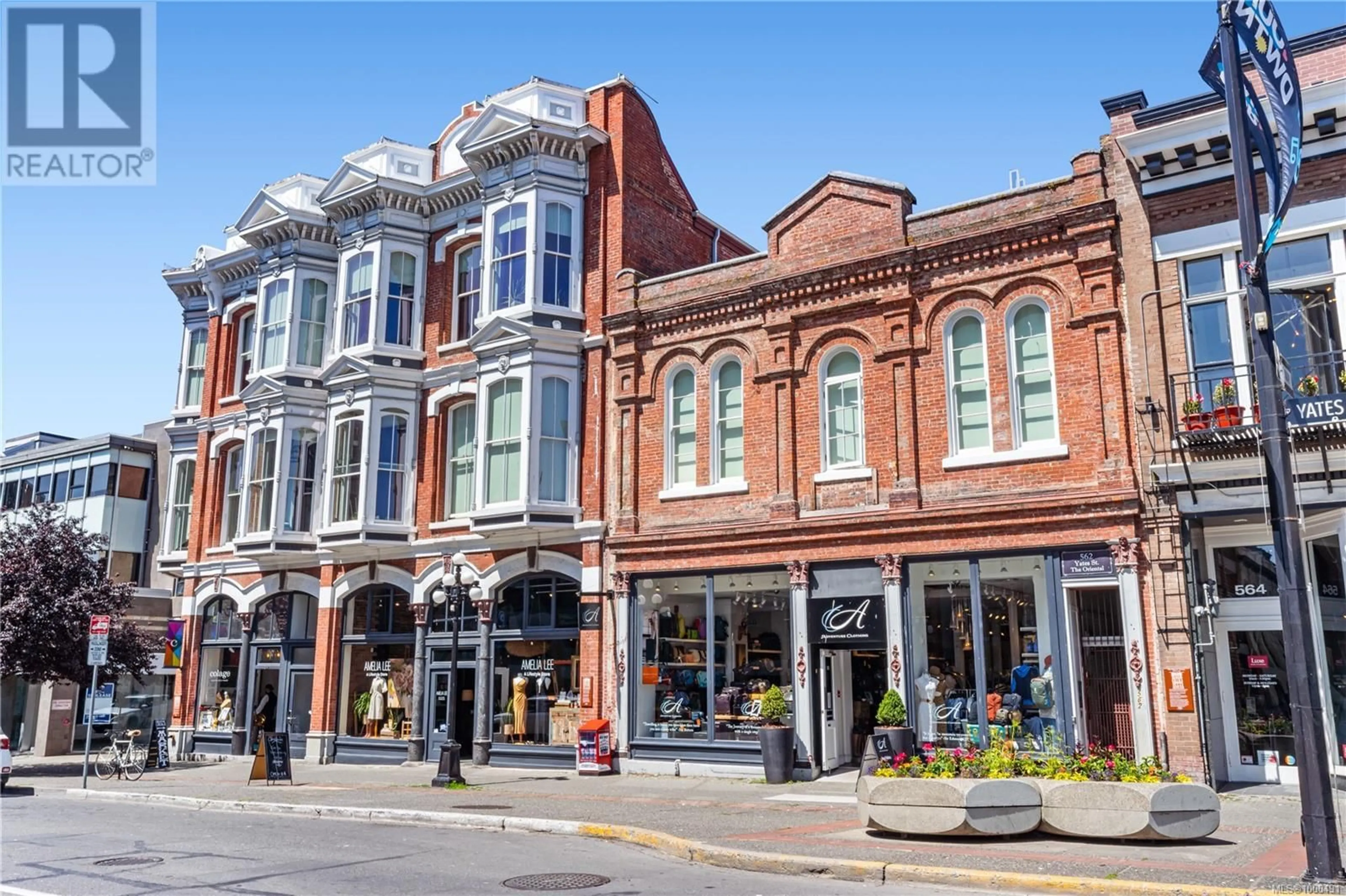 Patio, street for 308 - 562 YATES STREET, Victoria British Columbia V8W1K8