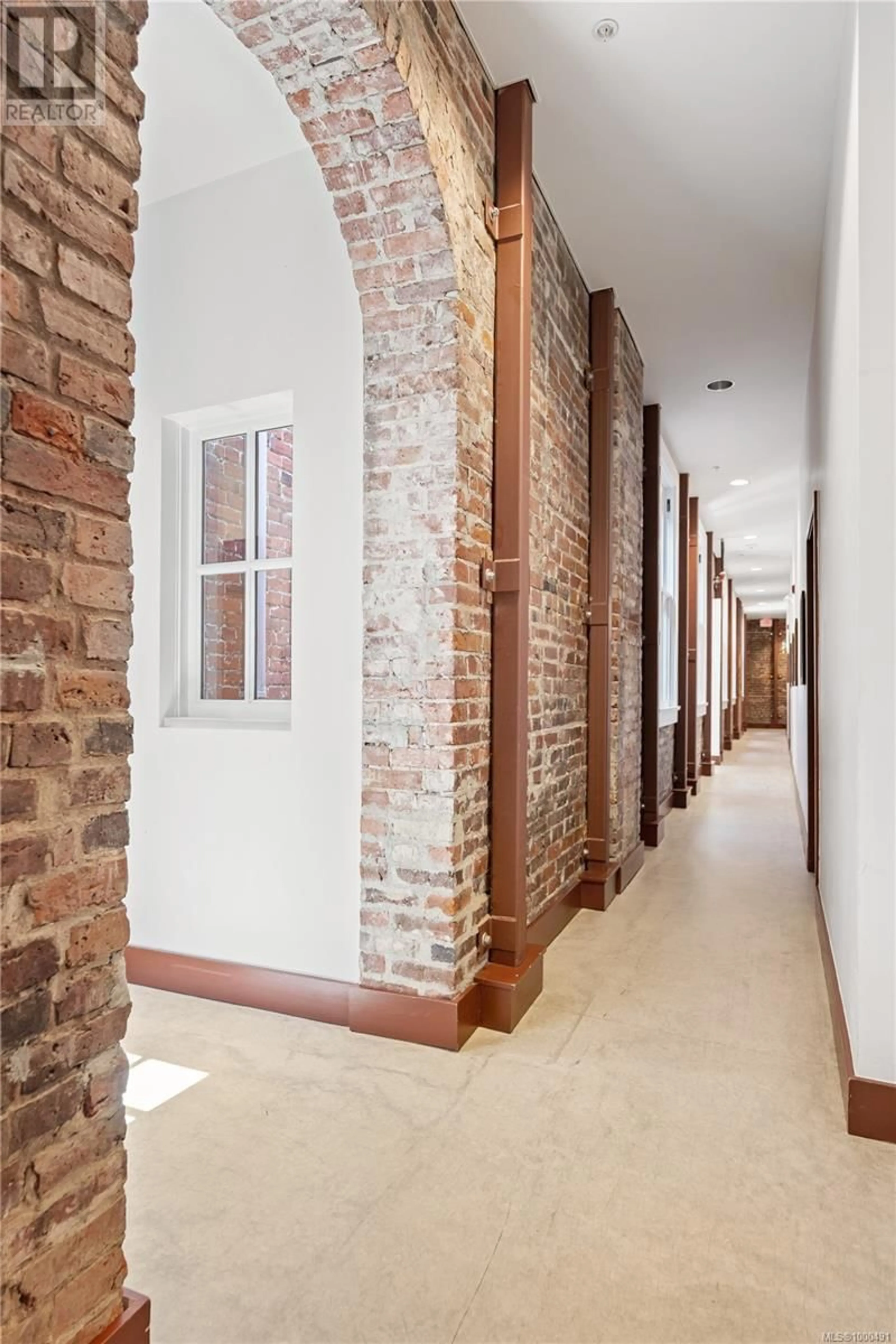 Indoor foyer for 308 - 562 YATES STREET, Victoria British Columbia V8W1K8