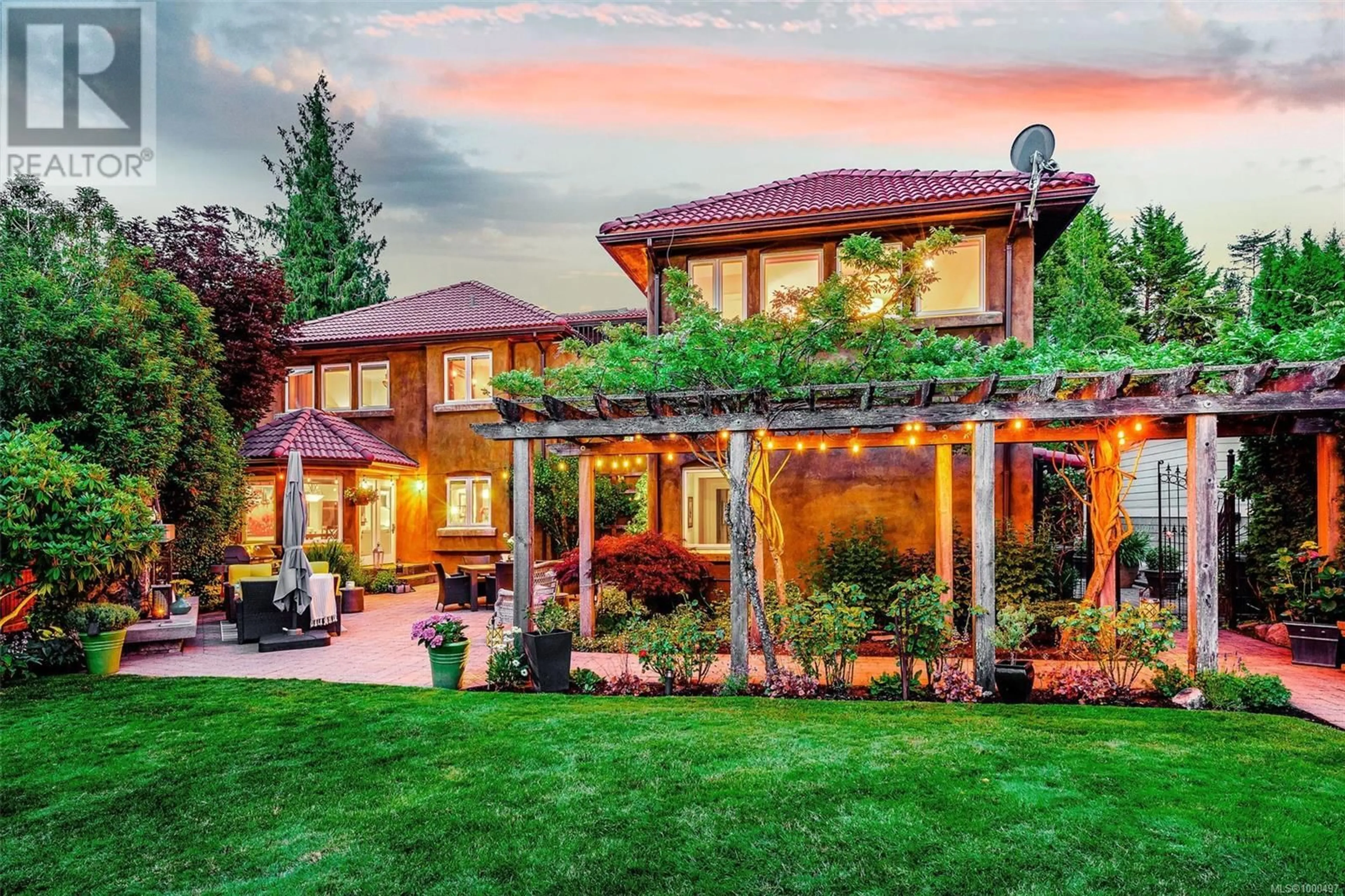 Patio, unknown for 5388 PARKER AVENUE, Saanich British Columbia V8Y2M9