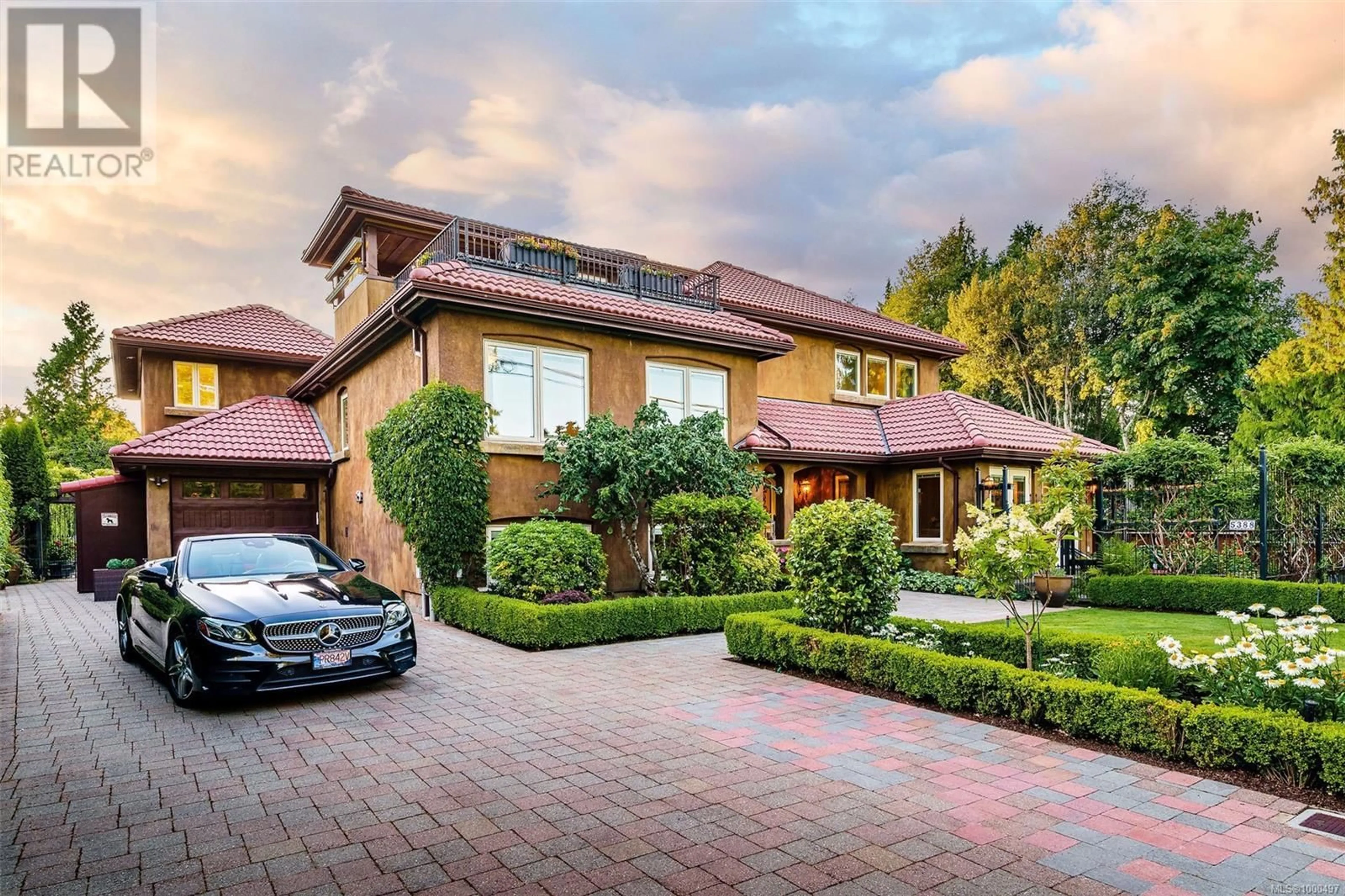 Home with brick exterior material, street for 5388 PARKER AVENUE, Saanich British Columbia V8Y2M9